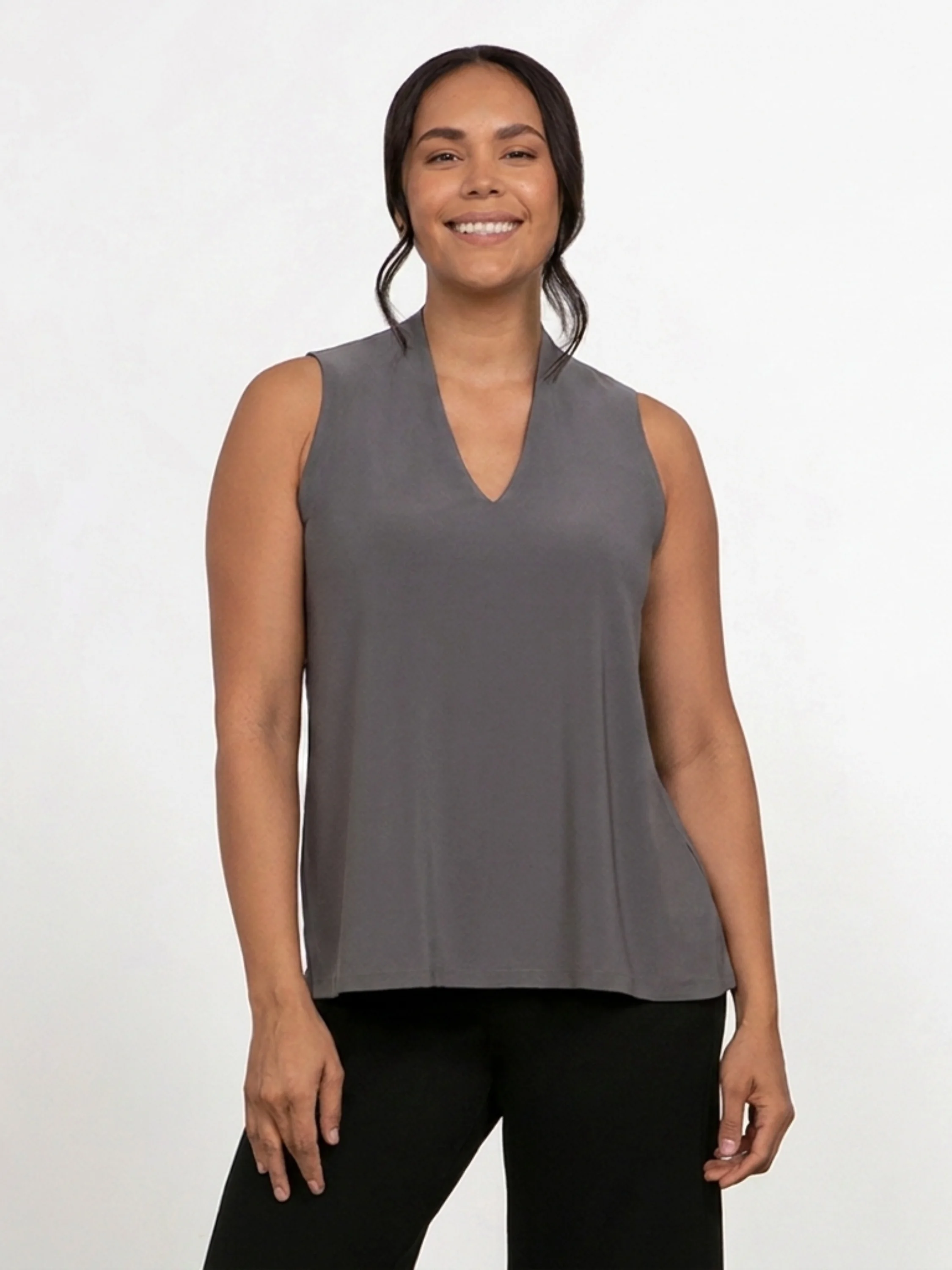 Deep V Trapeze Tank in Graphite