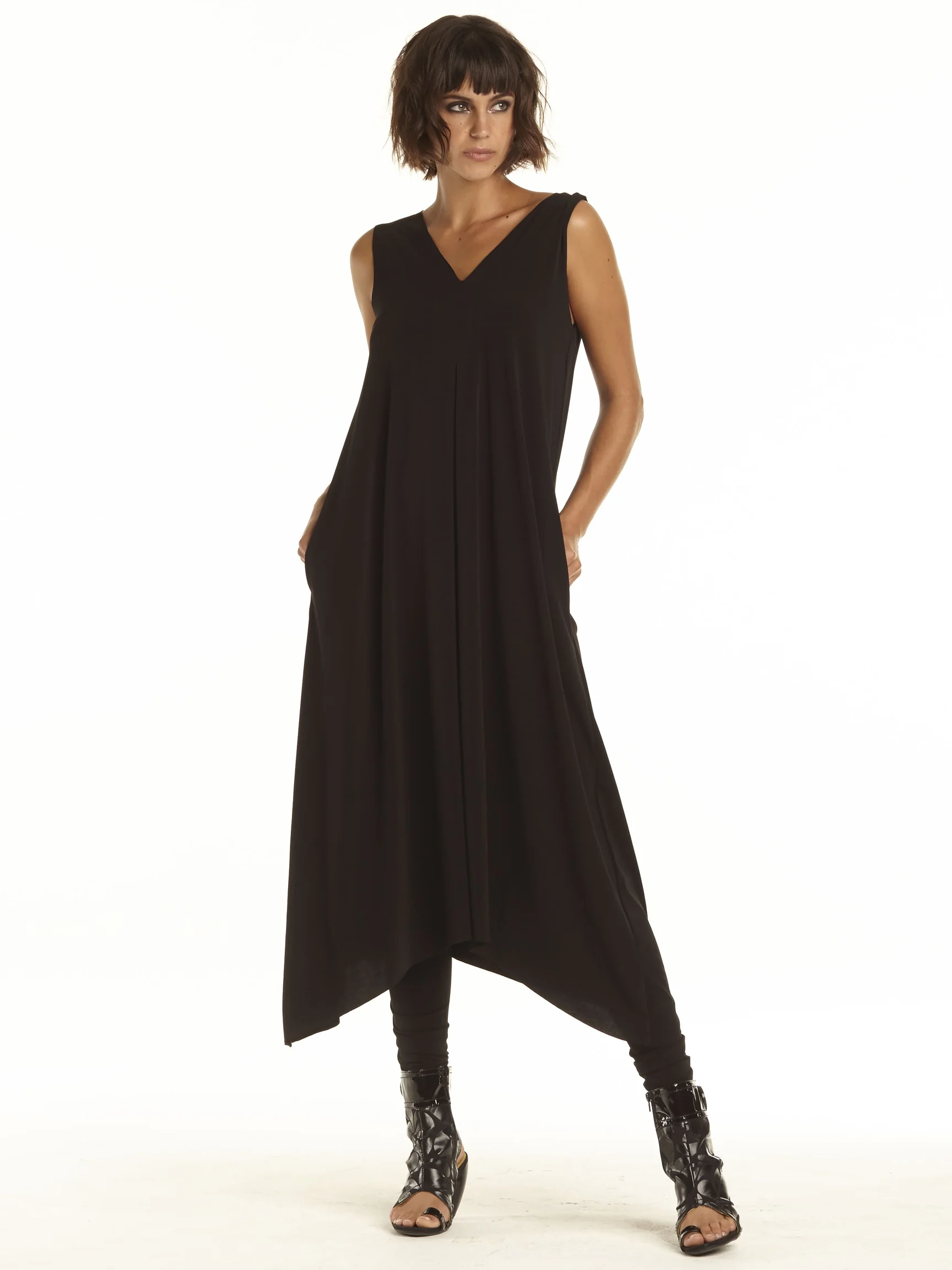 Double V Neck in Black