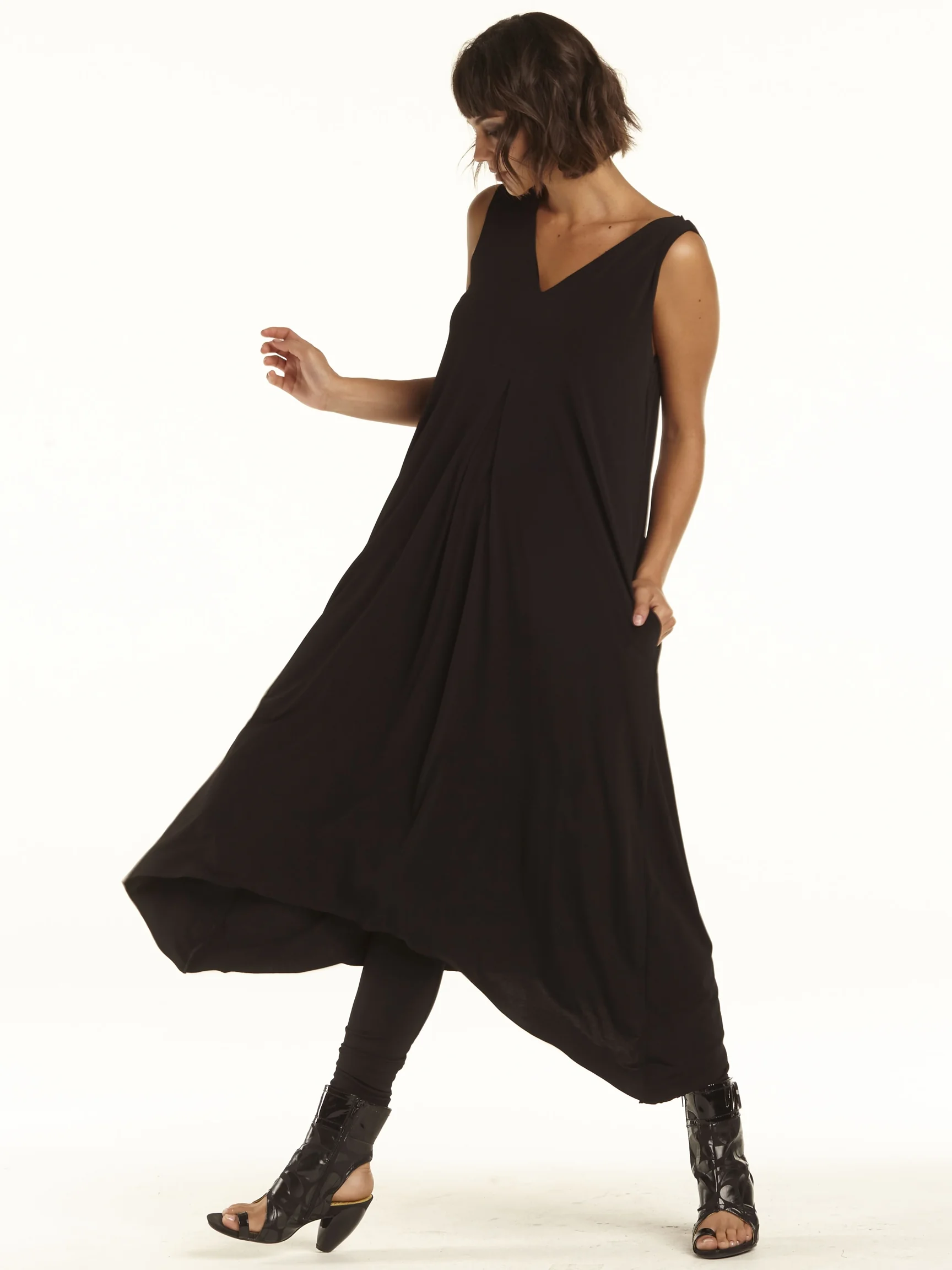 Double V Neck in Black