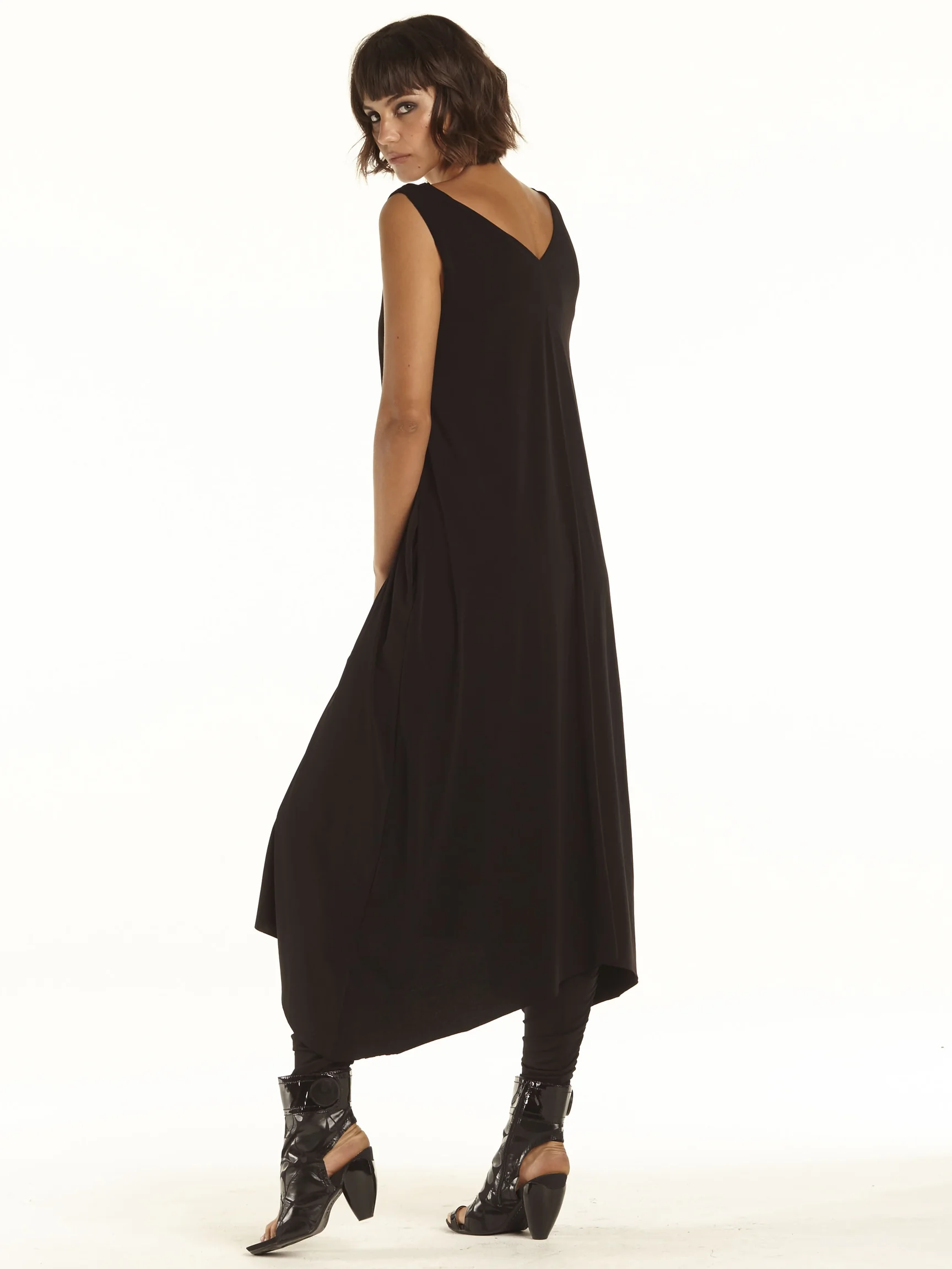 Double V Neck in Black