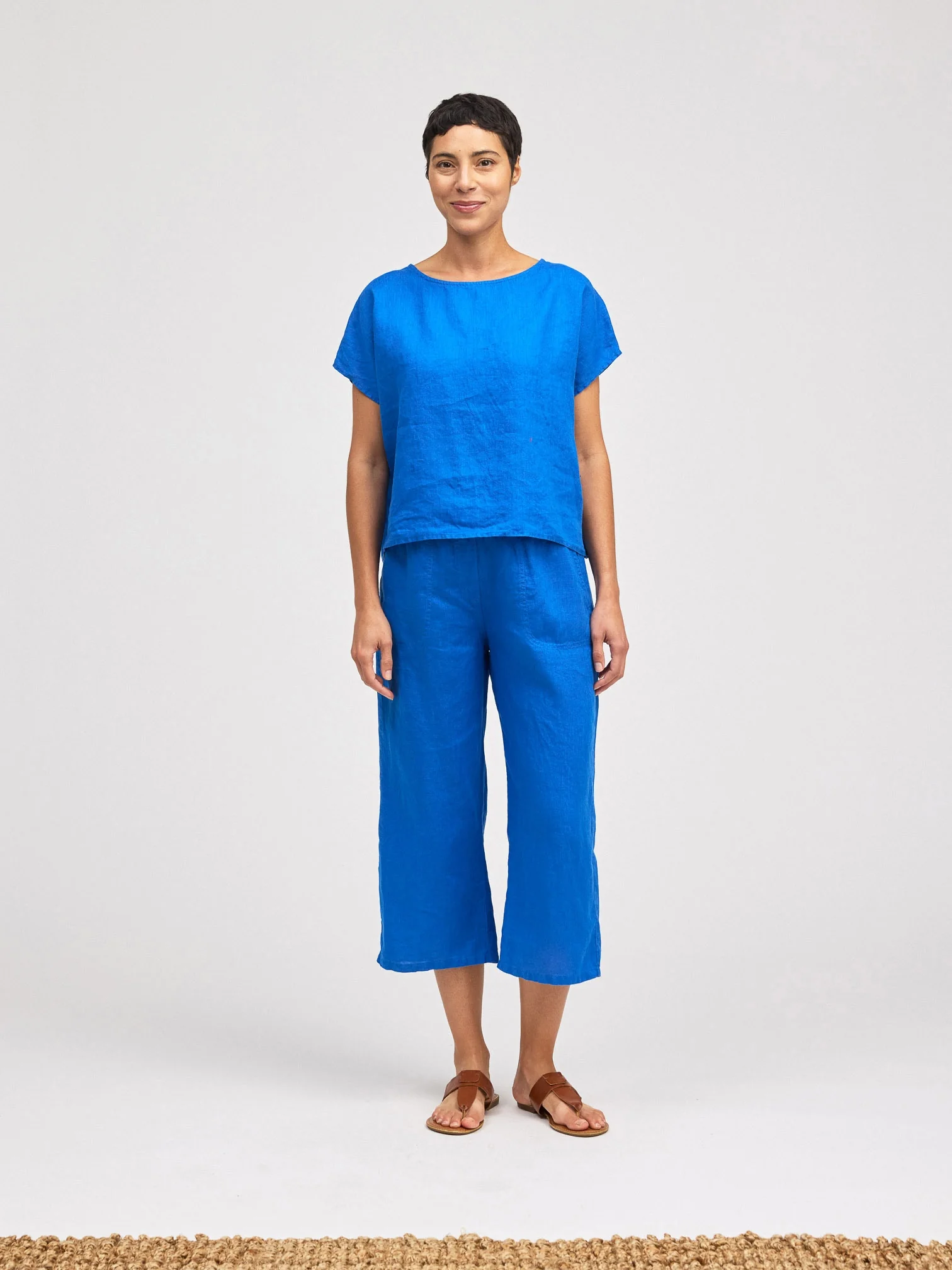 Easy Crop in Vivid Blue