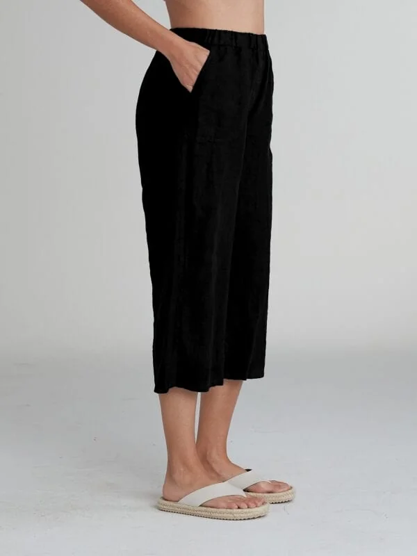 Easy Crop in Black