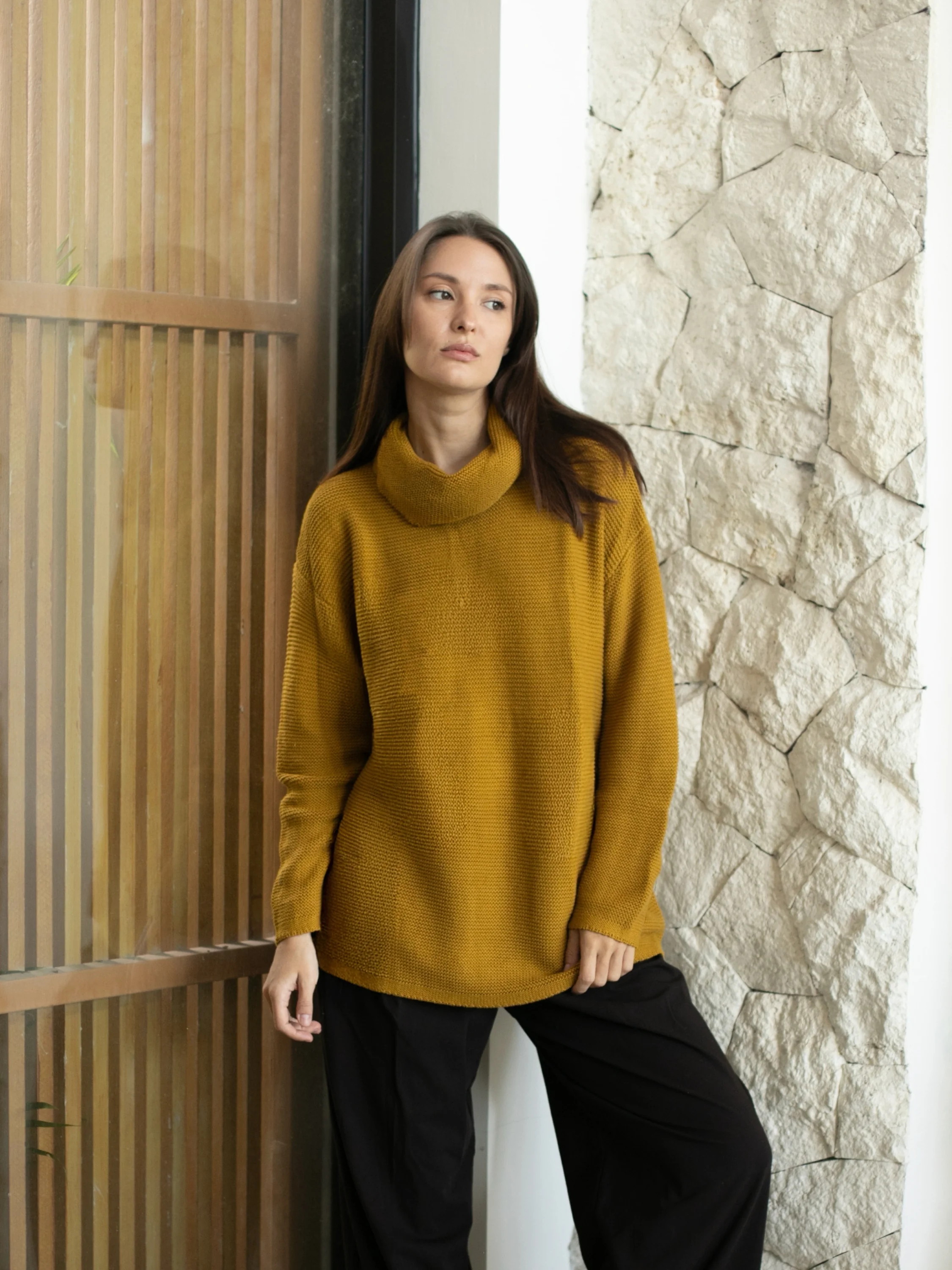 Eco Dog Walker in Amber