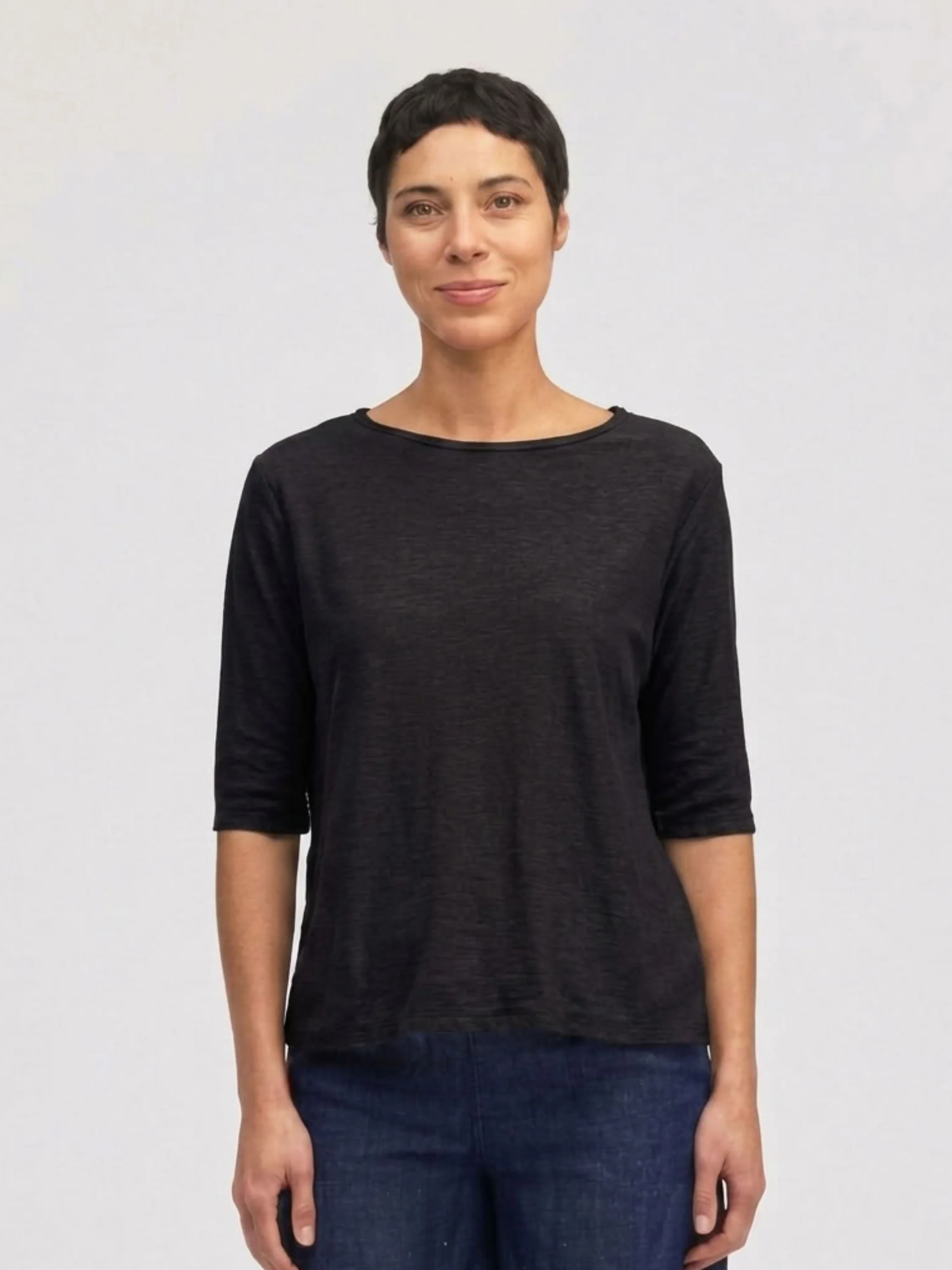 Elbow Slv Tee in Black