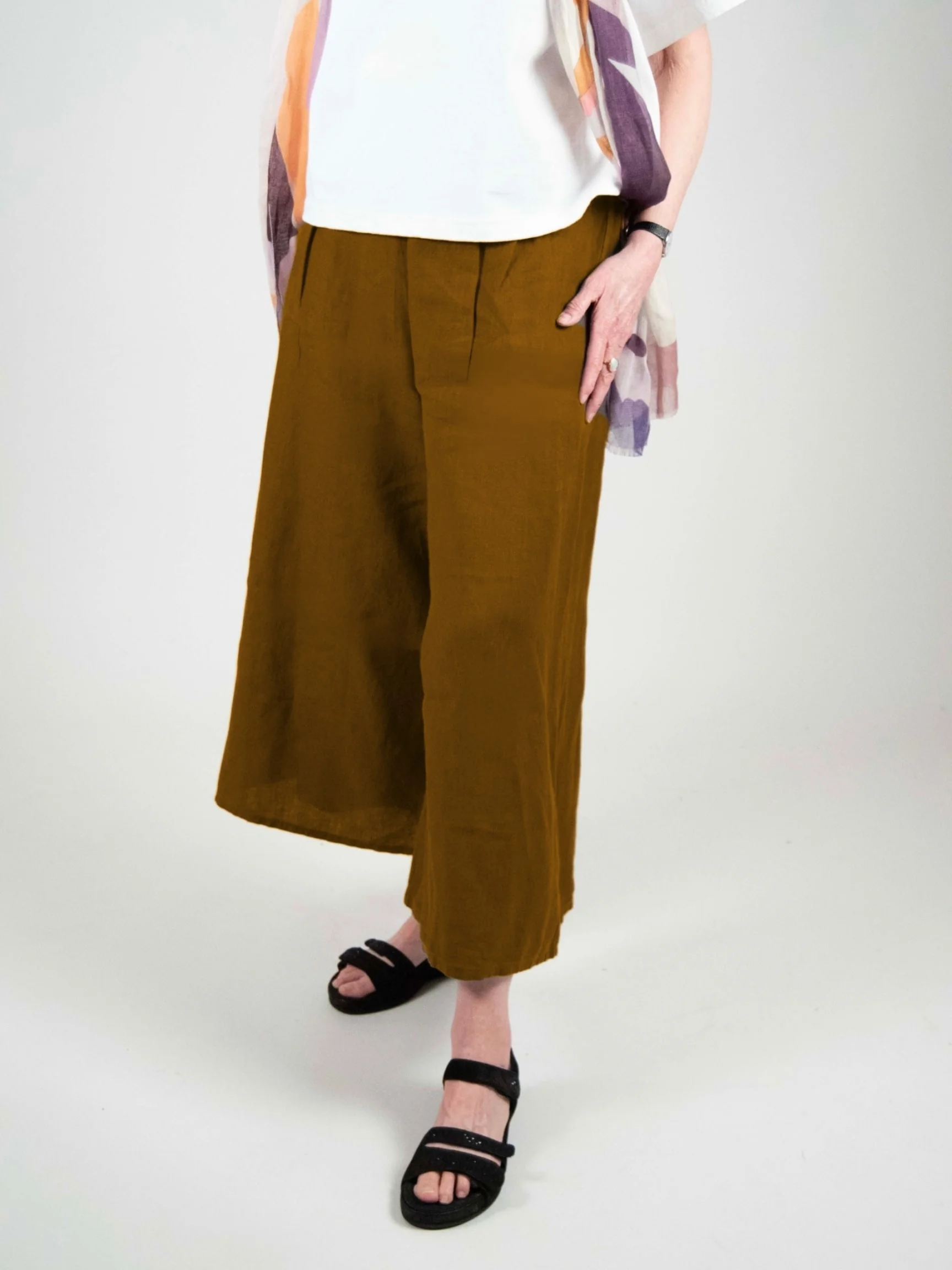 Ella Pant in Quinquina