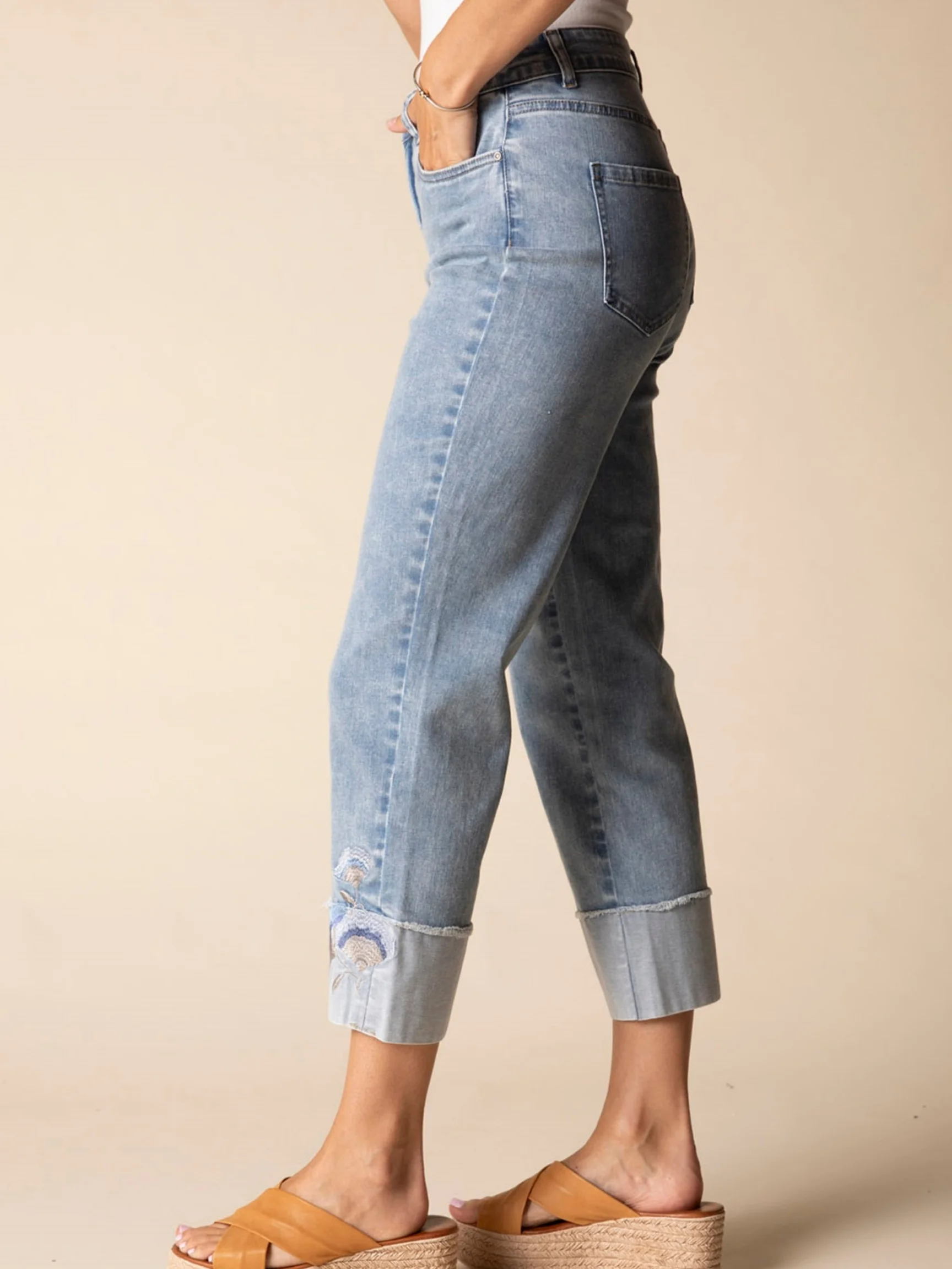 Embroid Cuff Capri in Light Denim