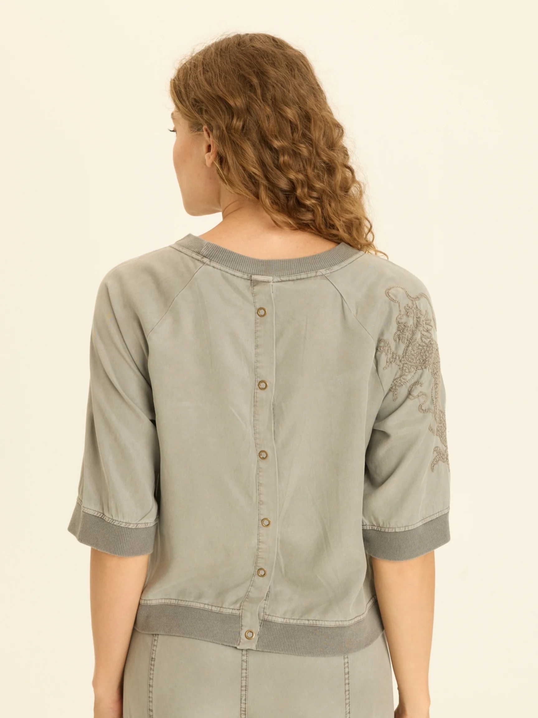 Embroidered Linton Top in Magnetic Grey