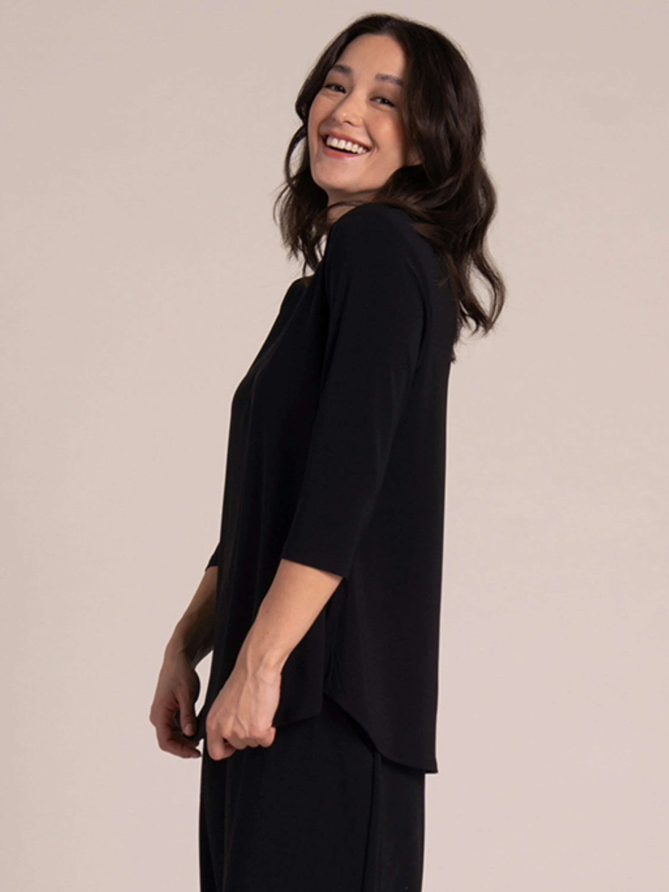 Go To Classic 3/4 Sleeve Relaxed Tee in Black