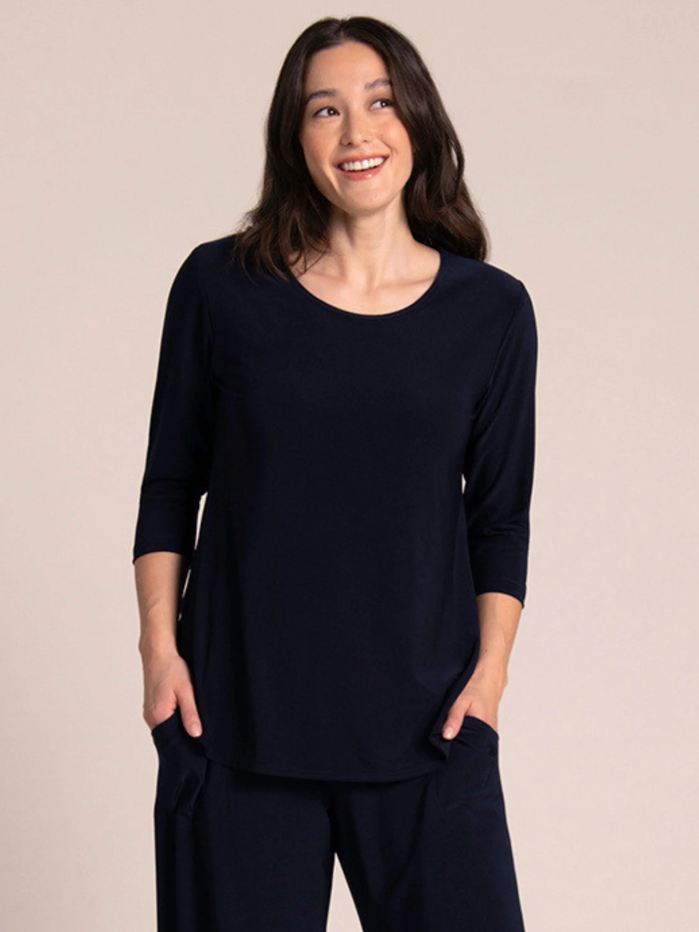 Go To Classic 3/4 Sleeve Relaxed Tee in Navy