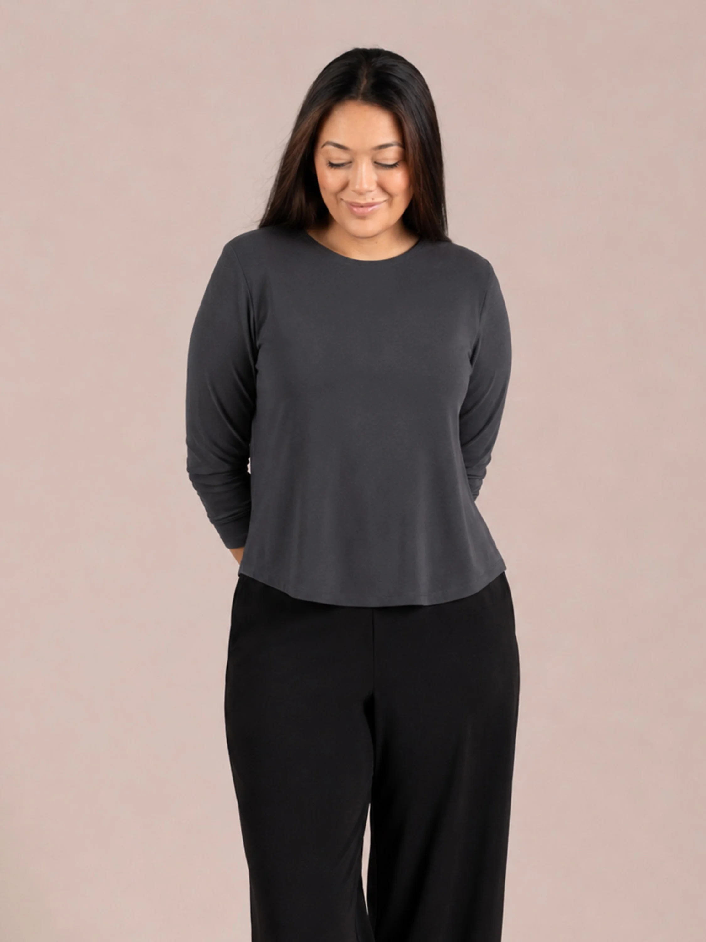 Go To Classic T Relax Short in Graphite