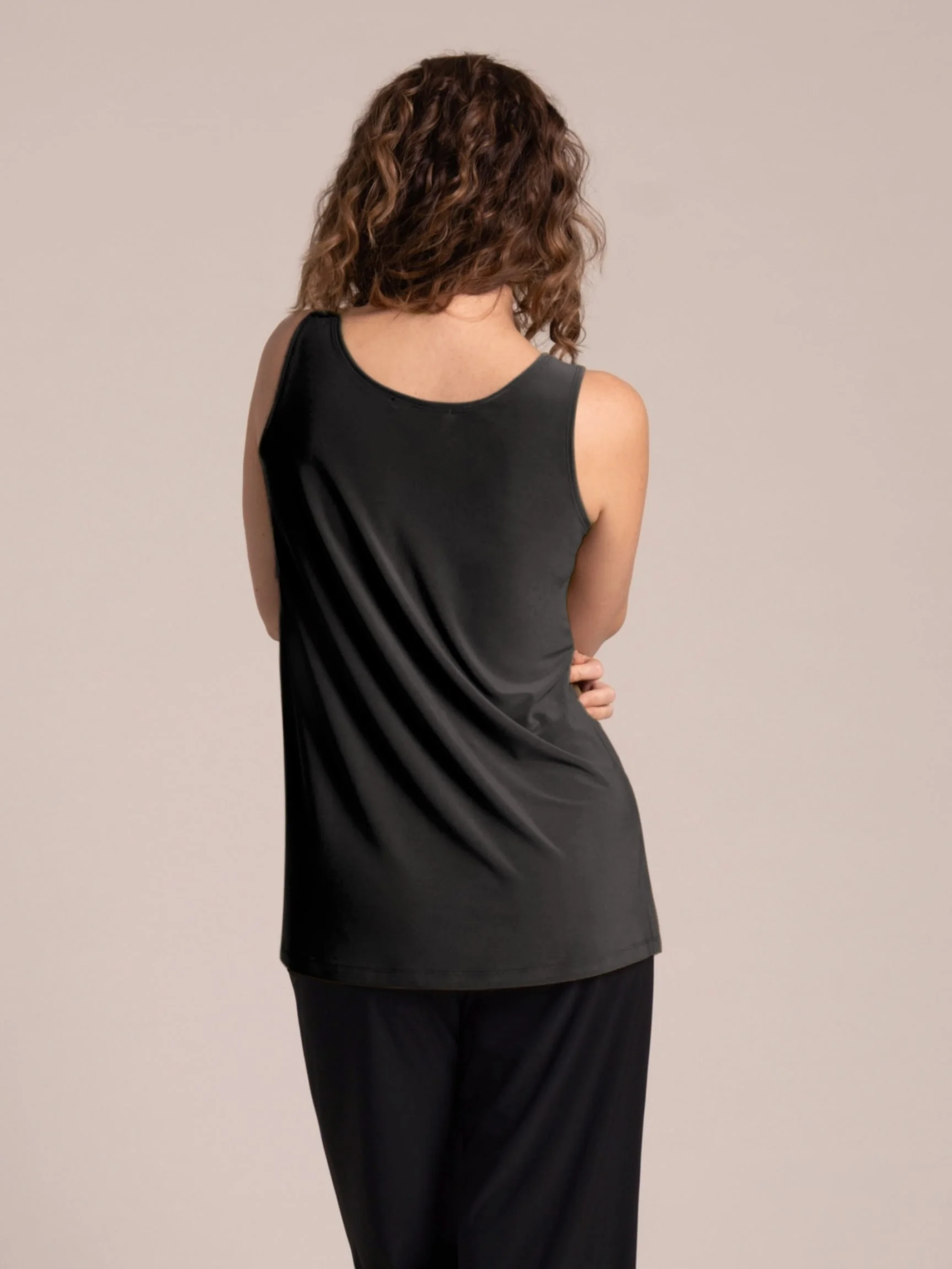 Go To Tank Relax in Black