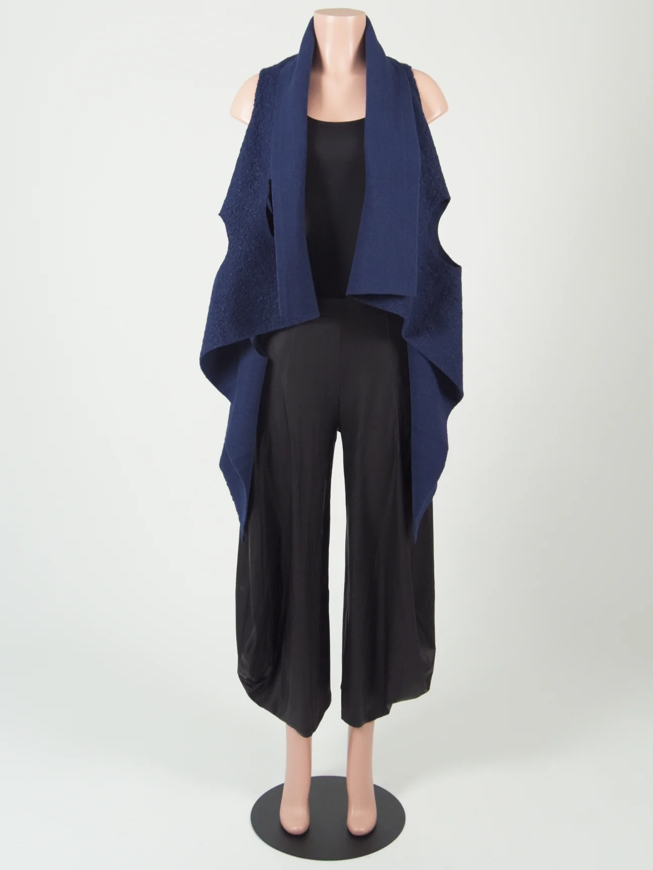Heather Vest in Navy