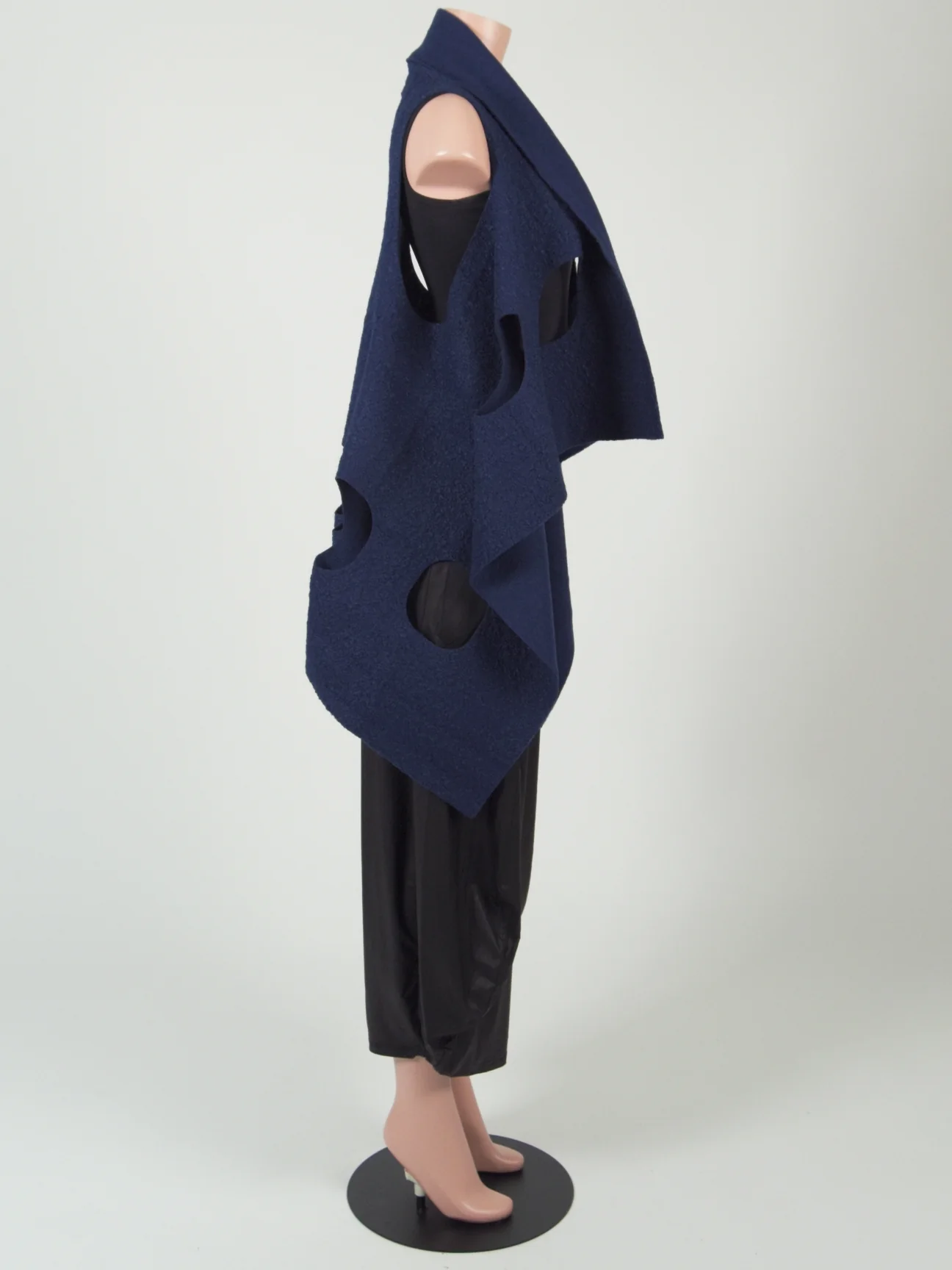 Heather Vest in Navy