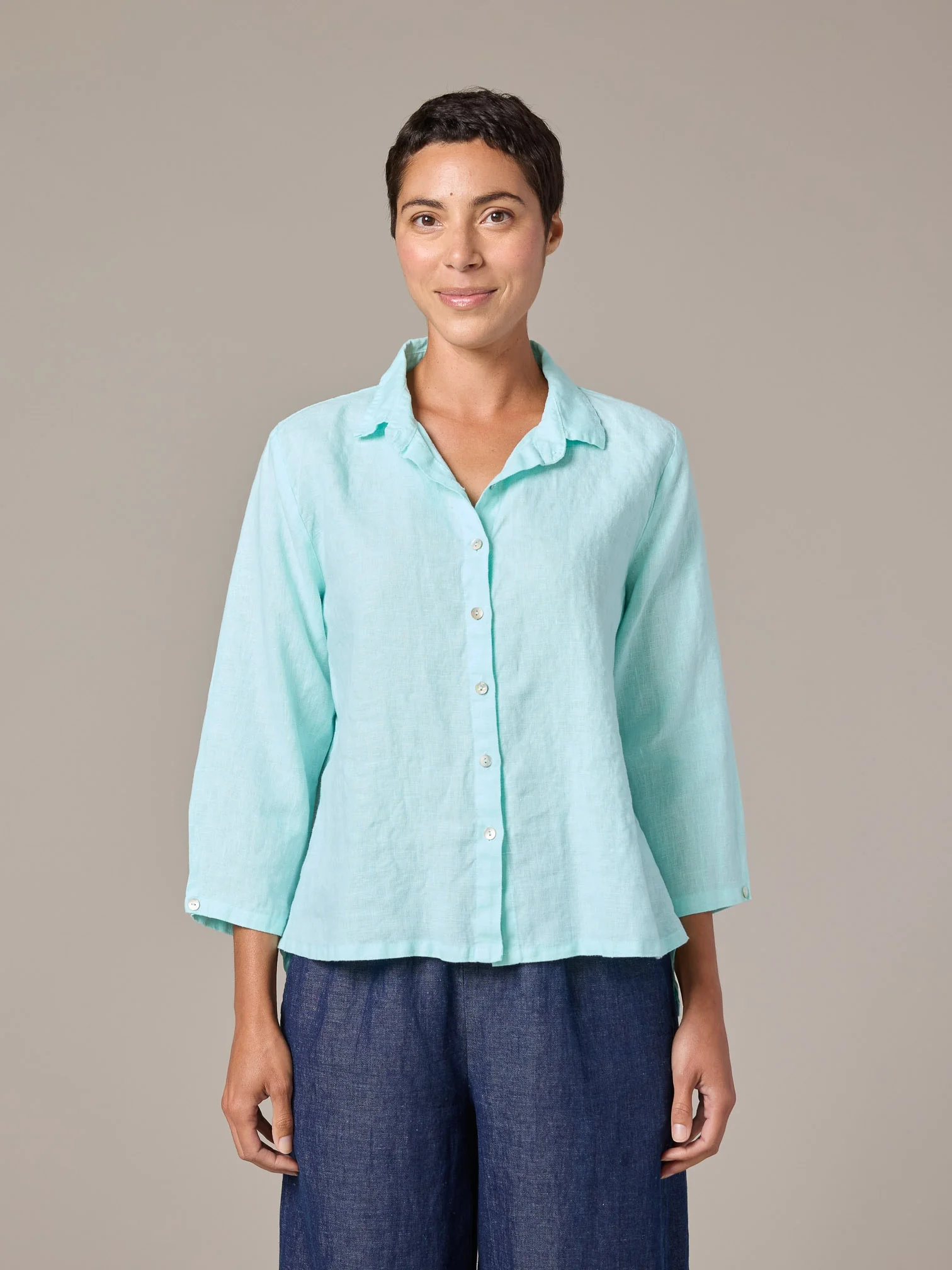 Hi-Low Crop Shirt in Fountain