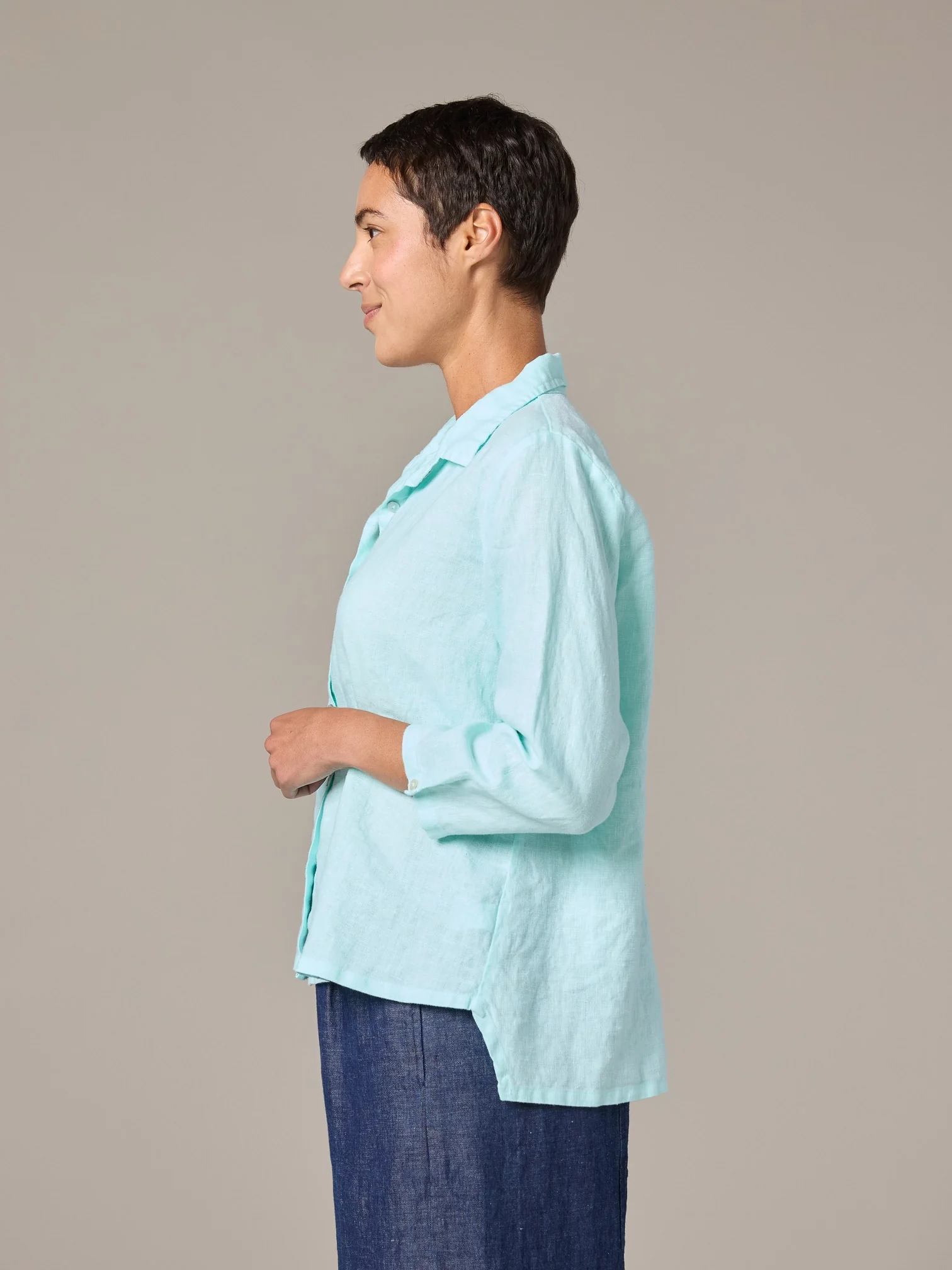 Hi-Low Crop Shirt in Fountain