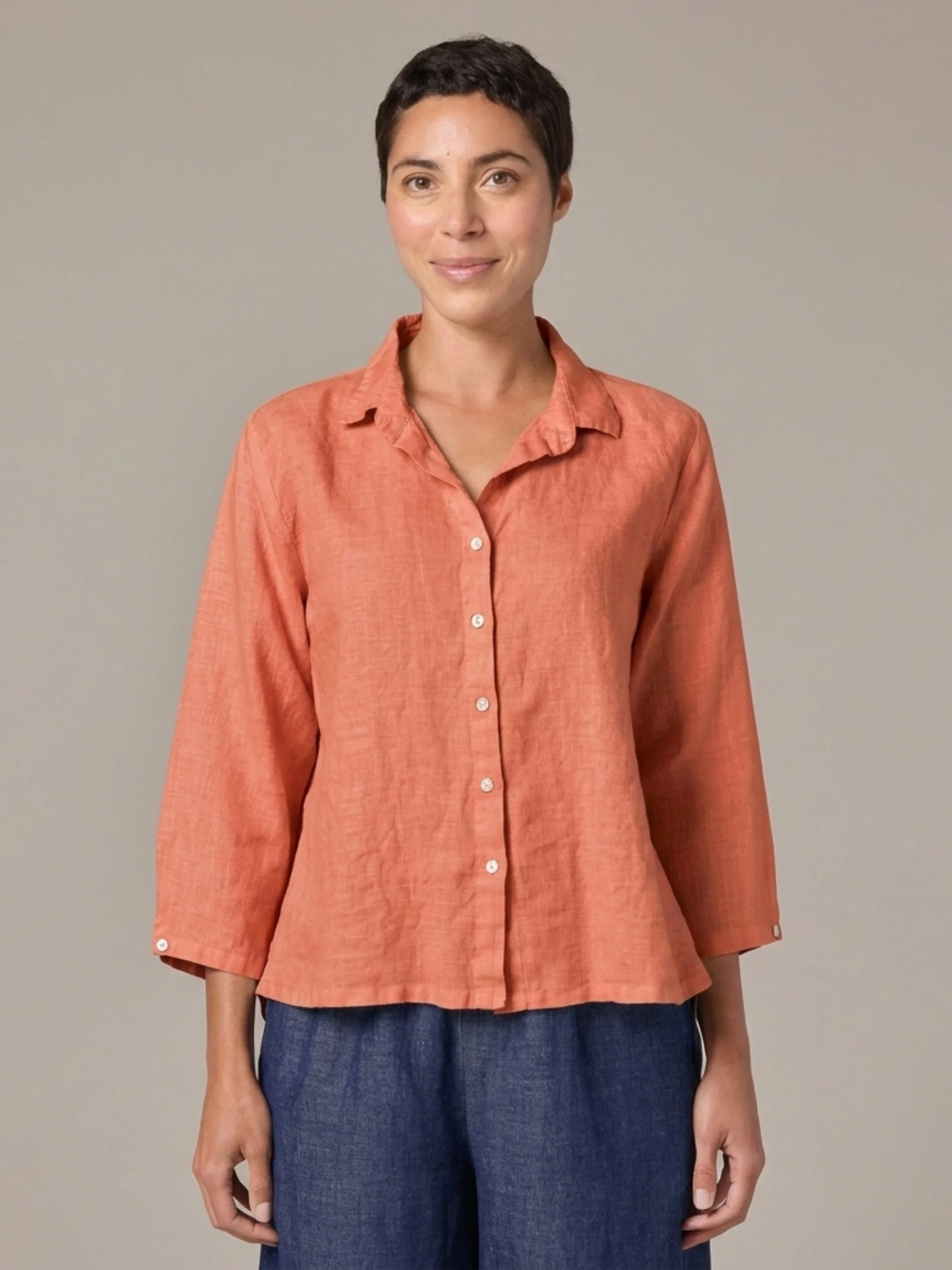 Hi-Low Crop Shirt in Coral Reef