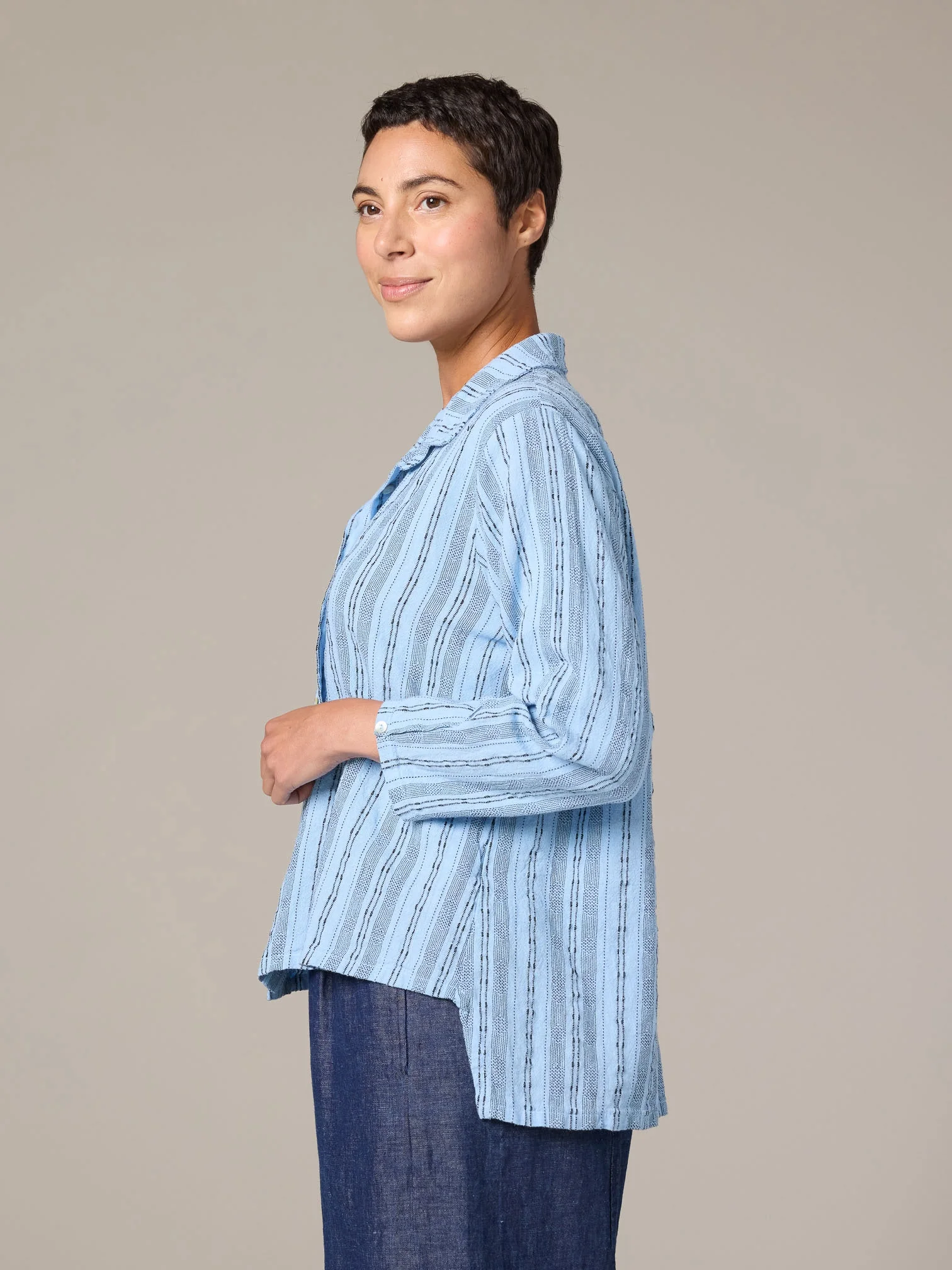 Hi-Low Crop Shirt in Bellflower