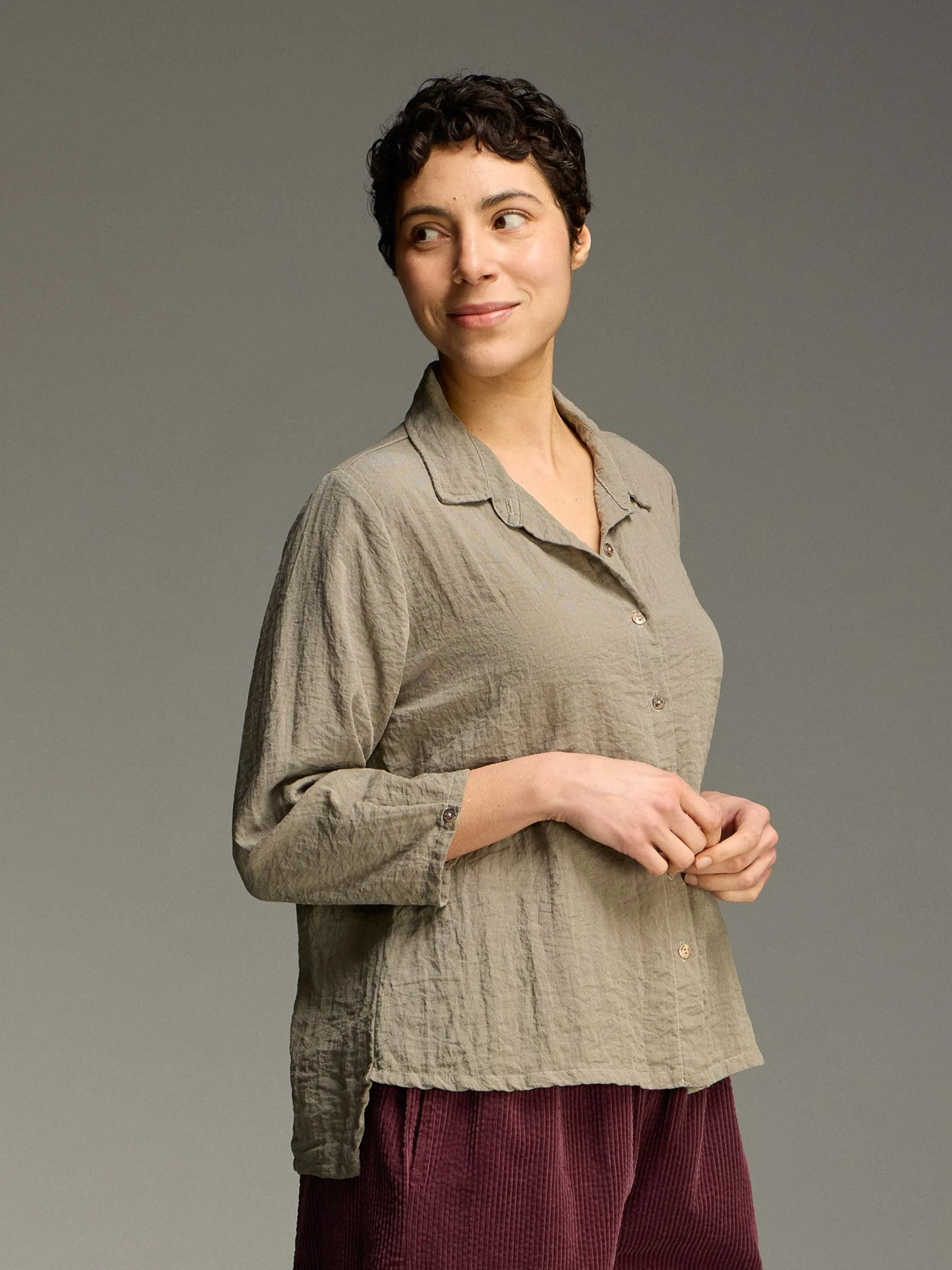 Hi Low Crop Shirt in Squirrel