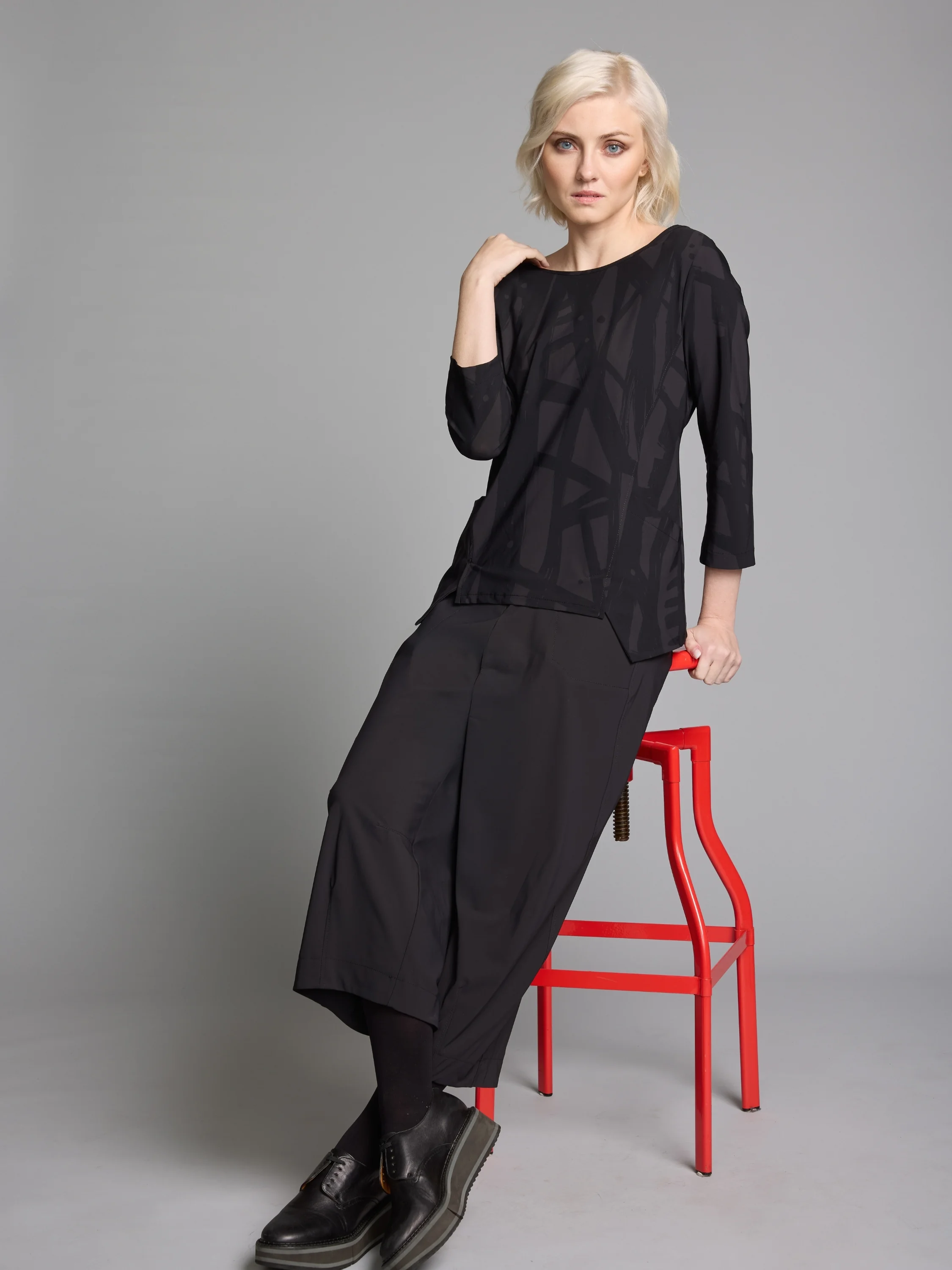 Hitomi Pant in Tar