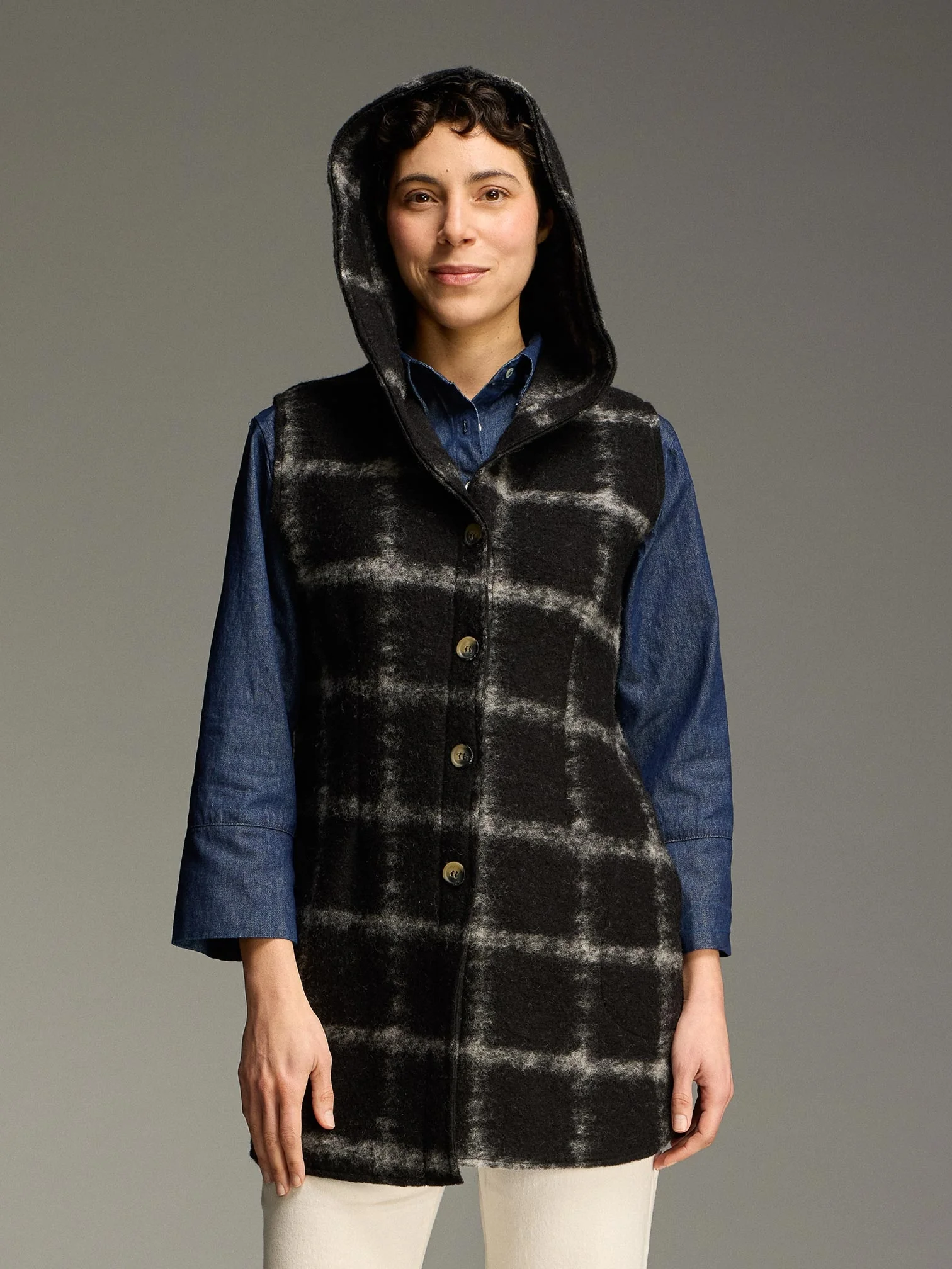 Hooded Vest in Black