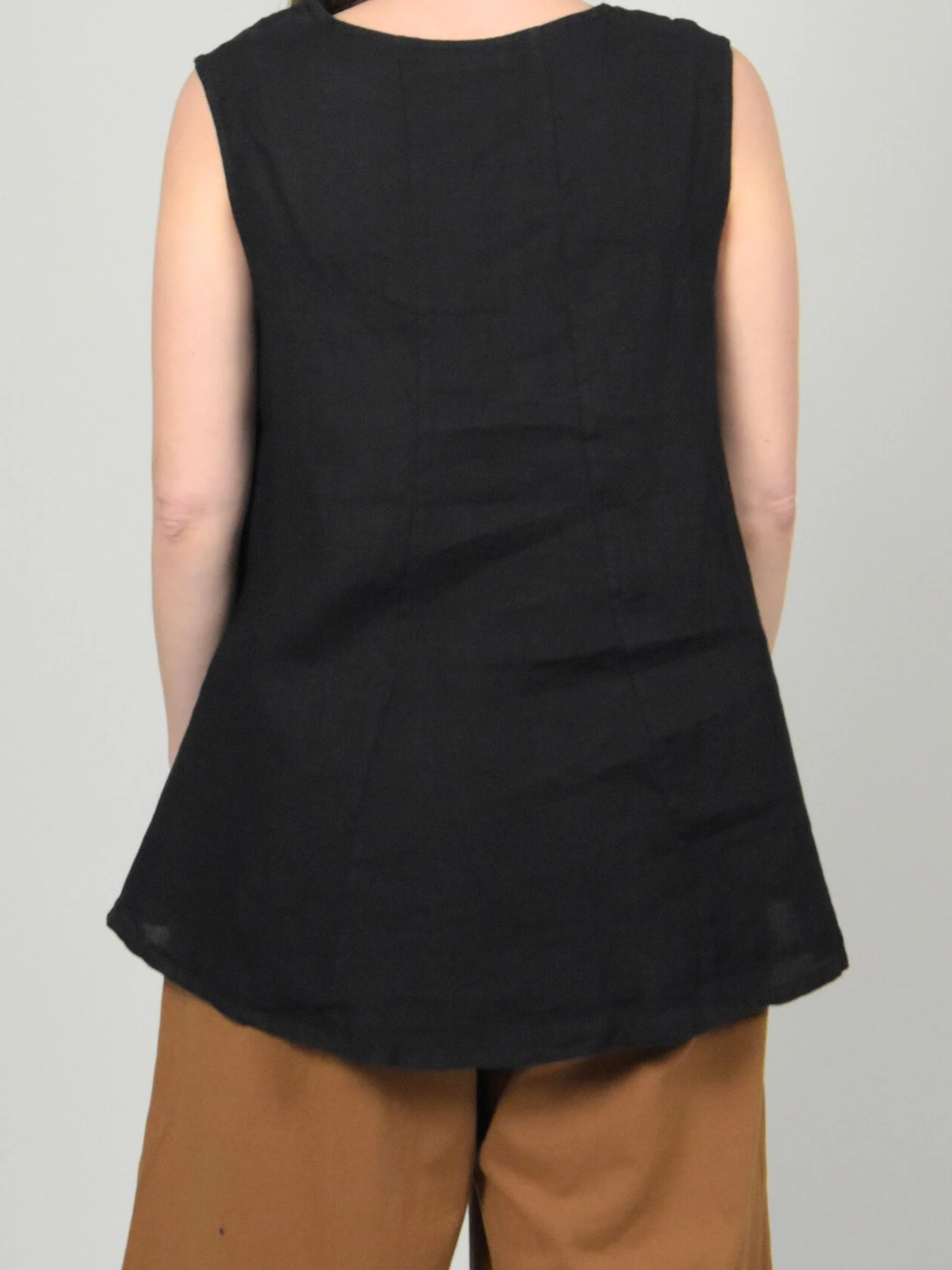 Huxley Tank in Black