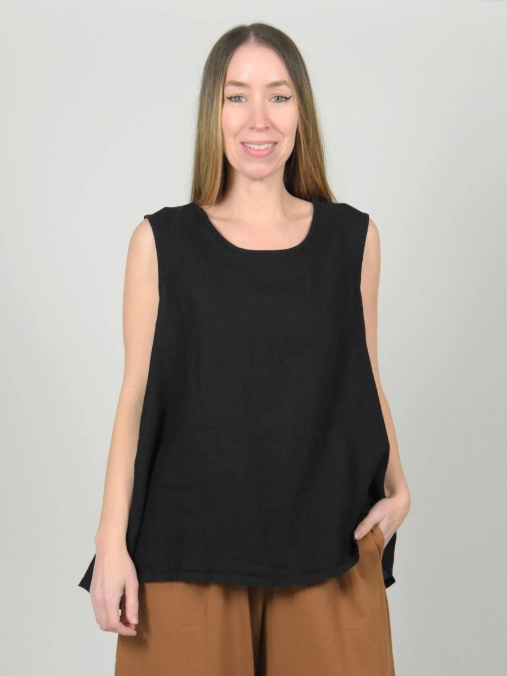 Huxley Tank in Black