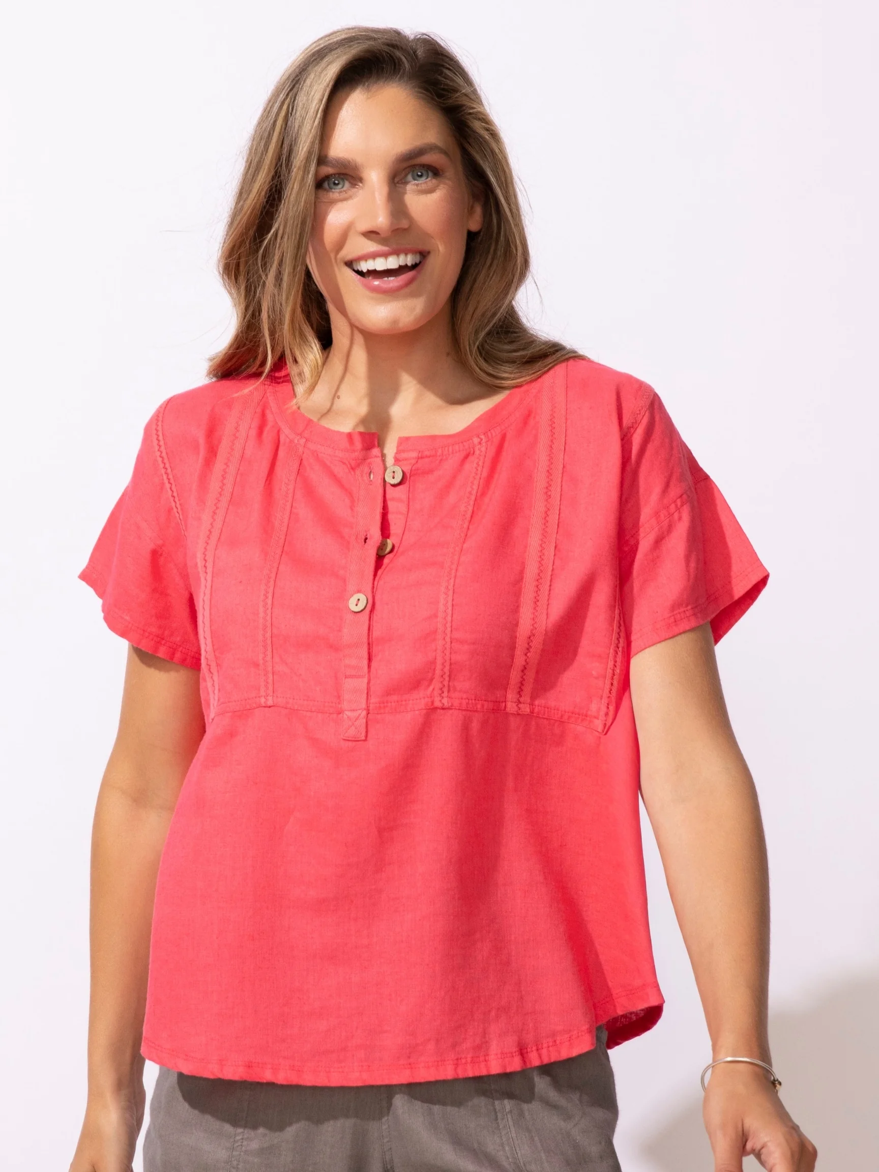 Islandscape Pullover in Poppy