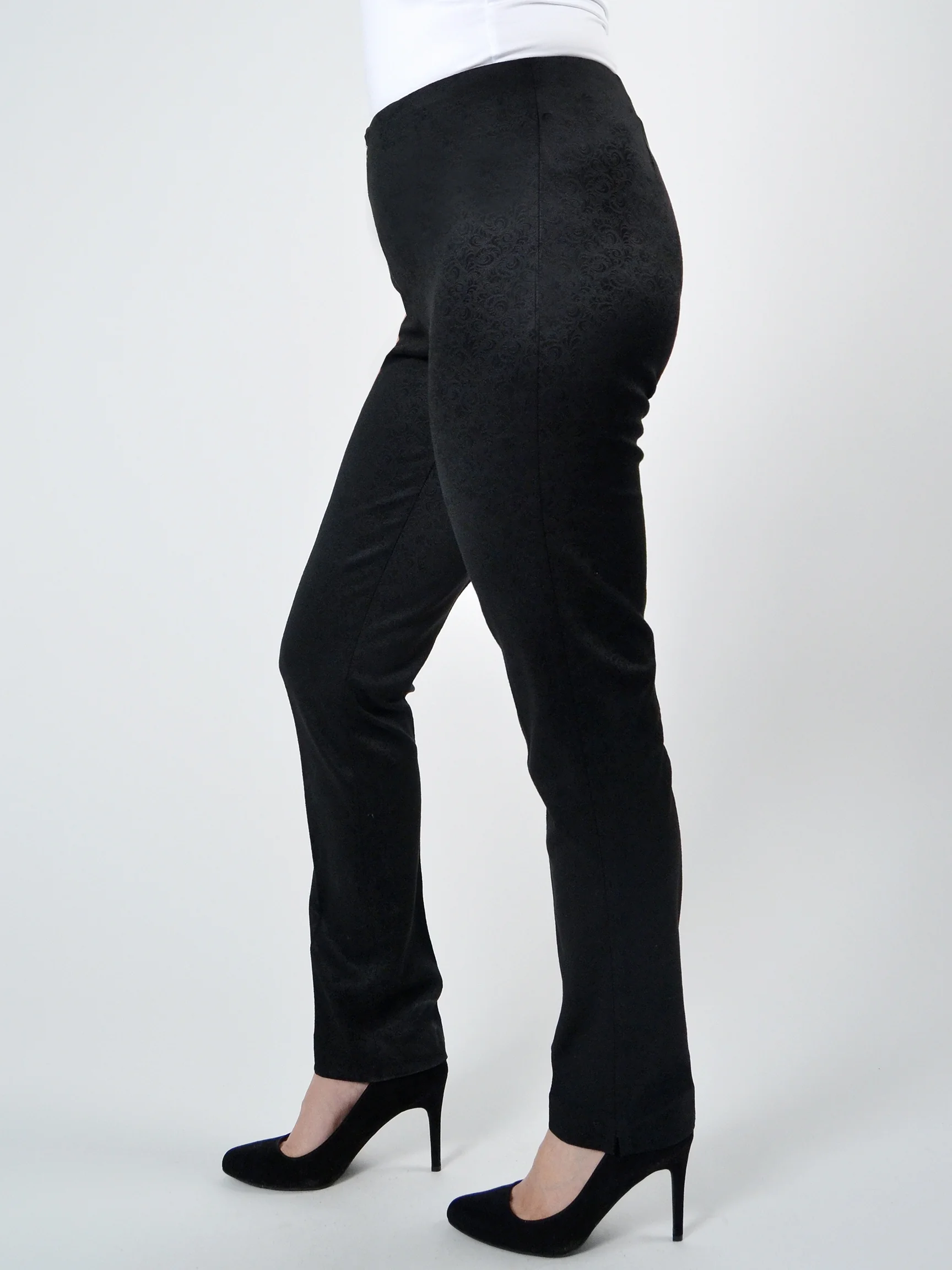 Jasmine Embossed Faux Suede Pant in Black