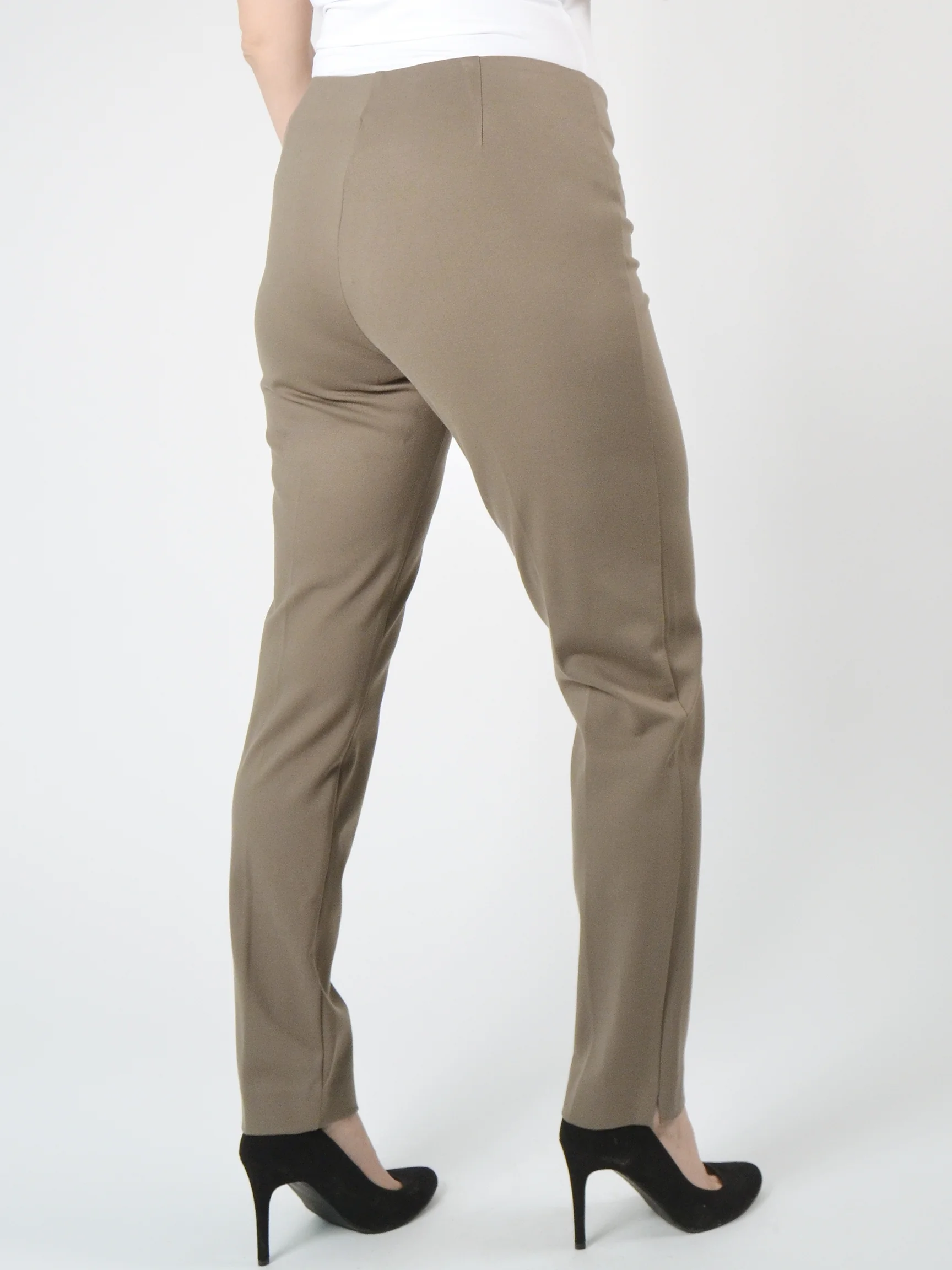 Jerry Ankle Pant in Clay