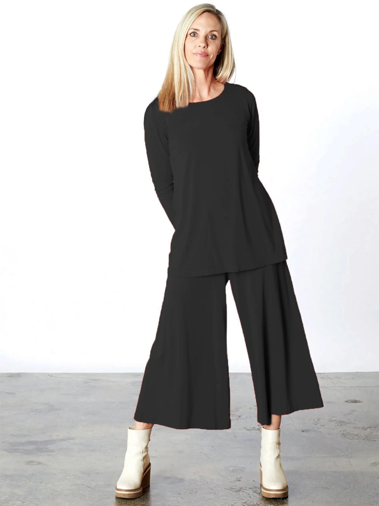 Lara Tunic in Black