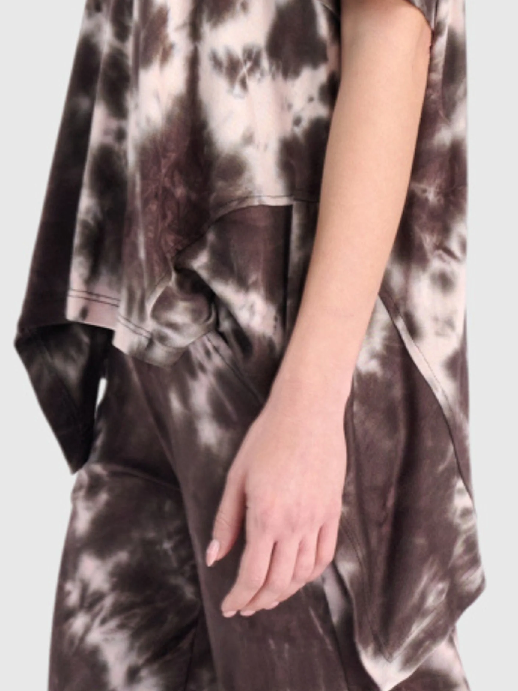 Latte Flounce Tee in Tie Dye