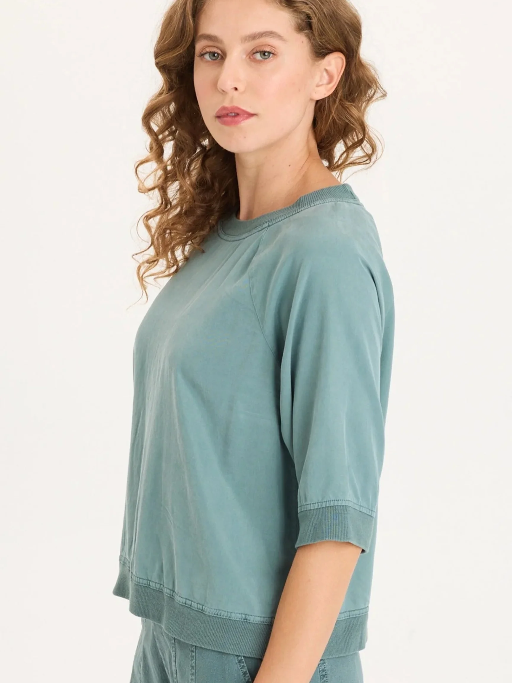 The model is wearing size XS