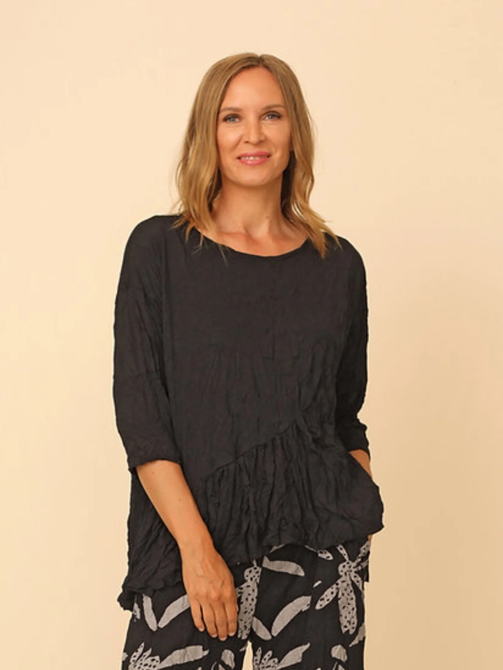 Lois Top in Black