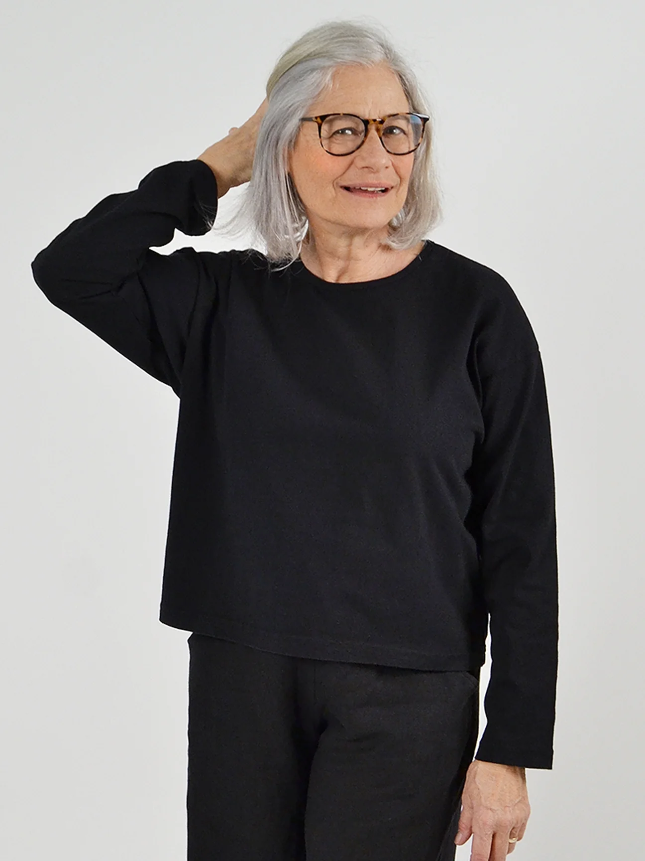 Long Sleeve Crop Crew Shirt in Black