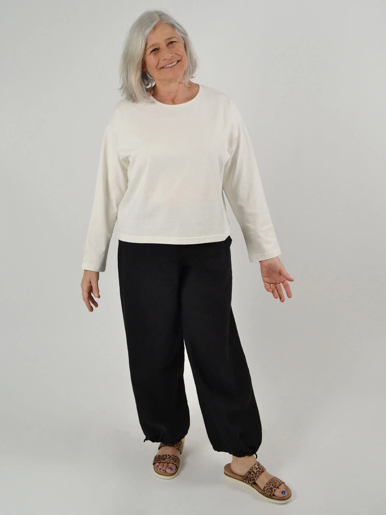 Long Sleeve Crop Crew Shirt in Cream