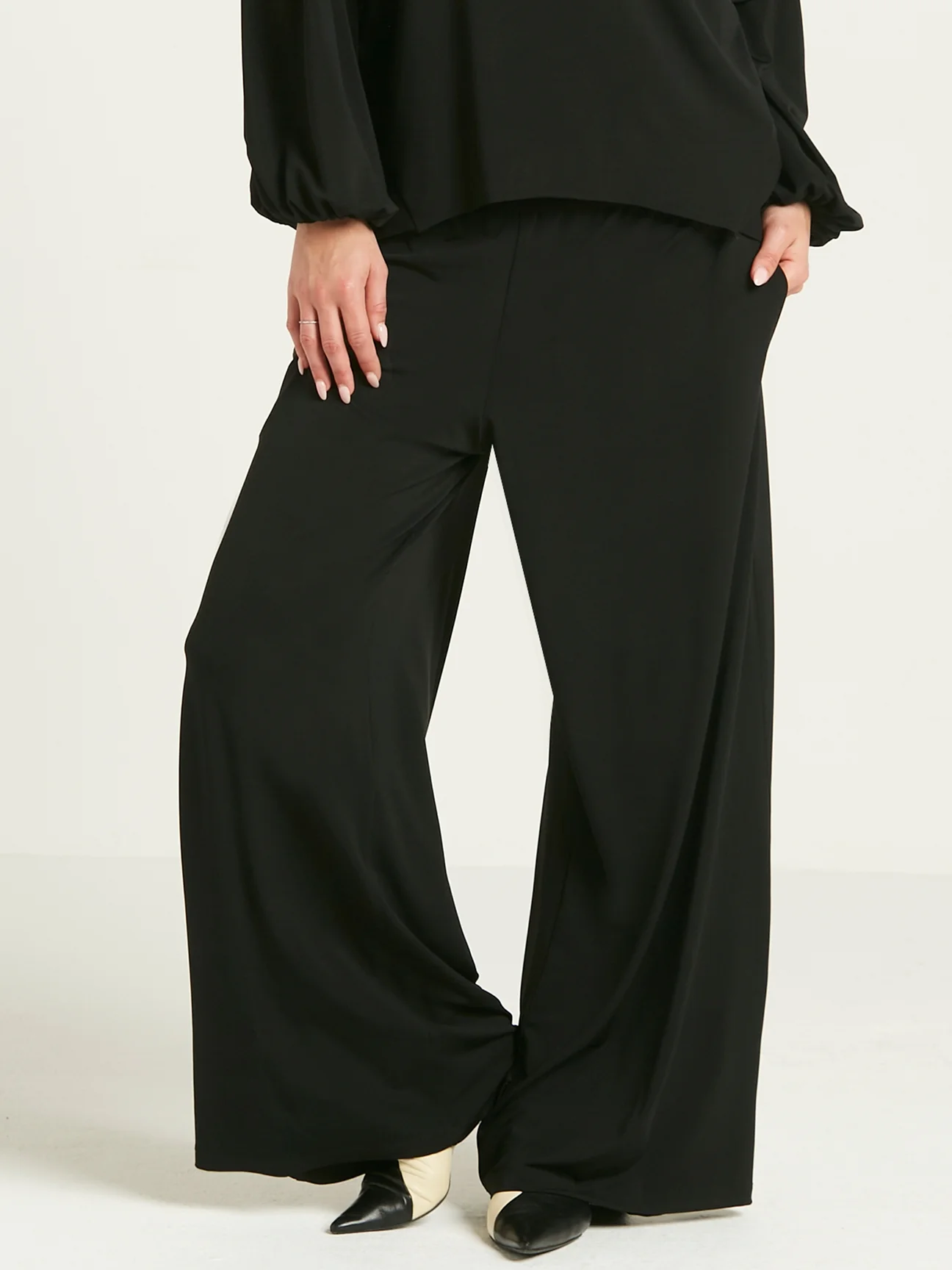 Matte Jersey Wide Leg Pant in Black