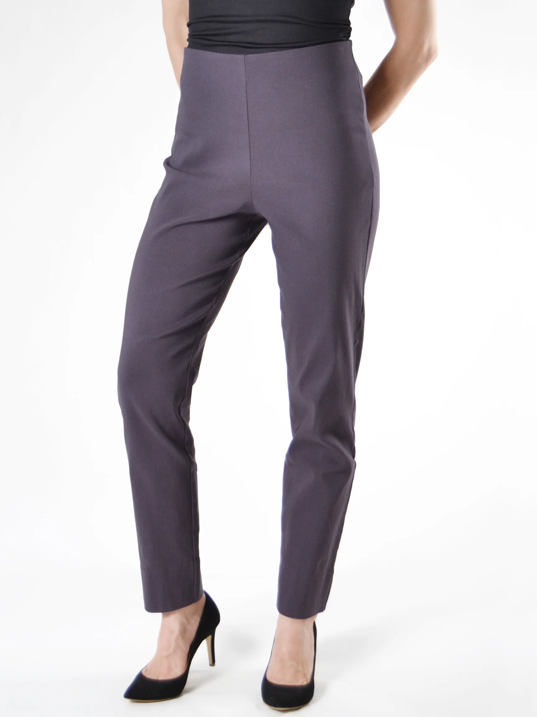 Milo Pant in Dark Grey
