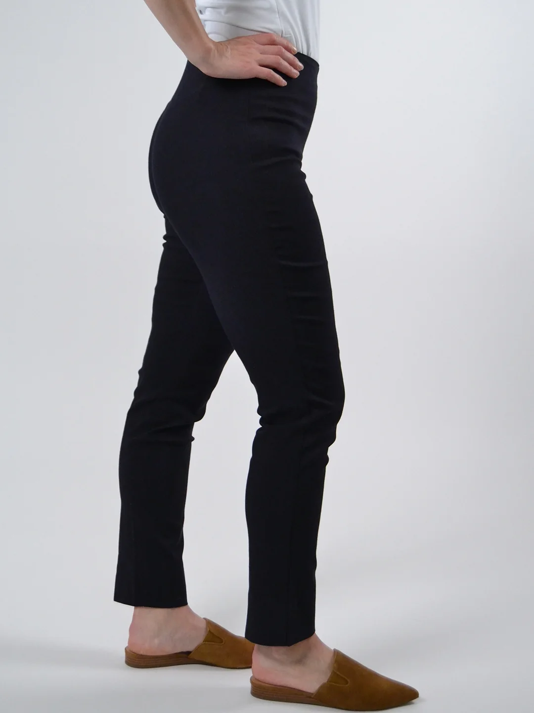 Milo Pant in Black