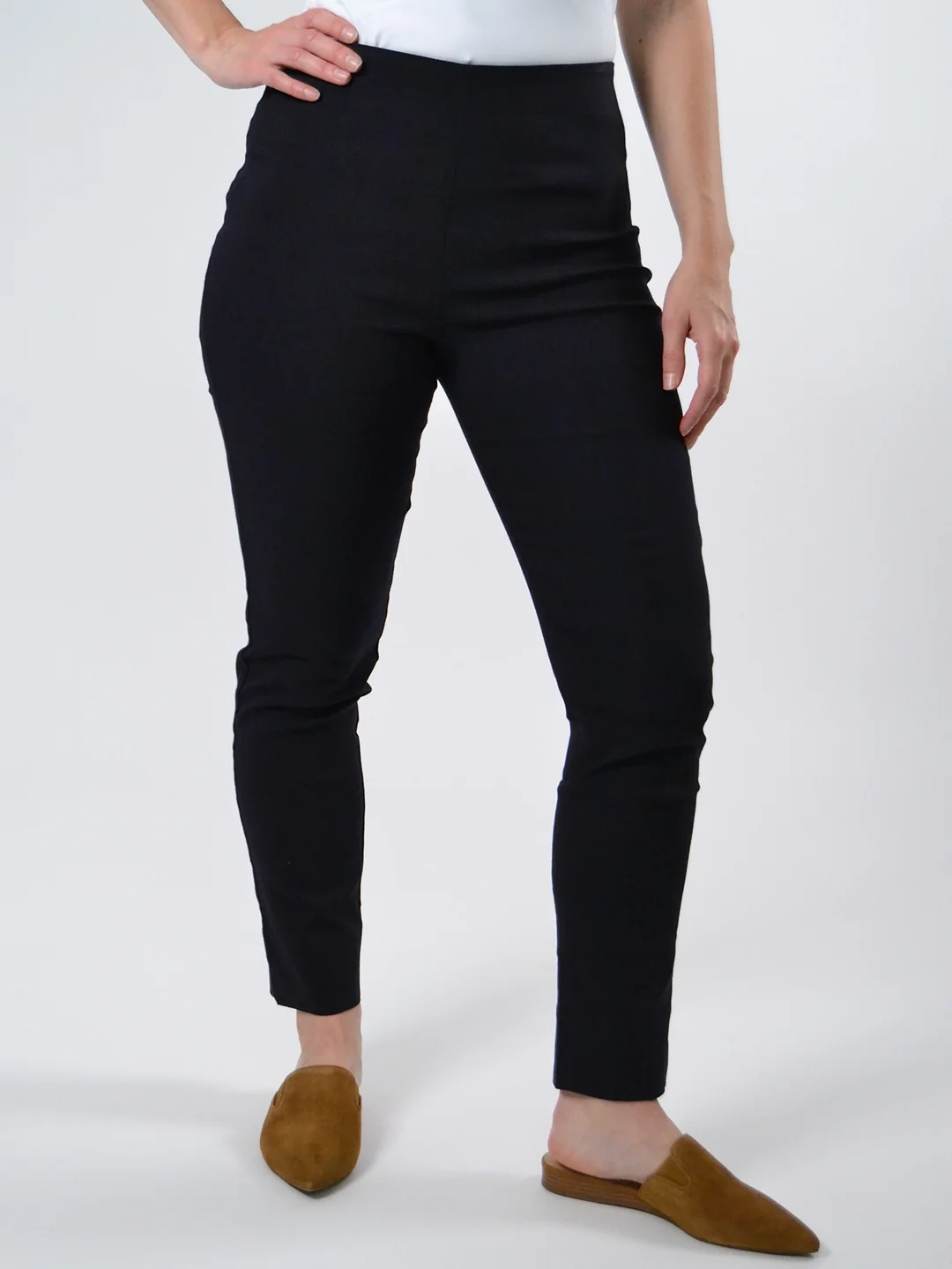 Milo Pant in Black