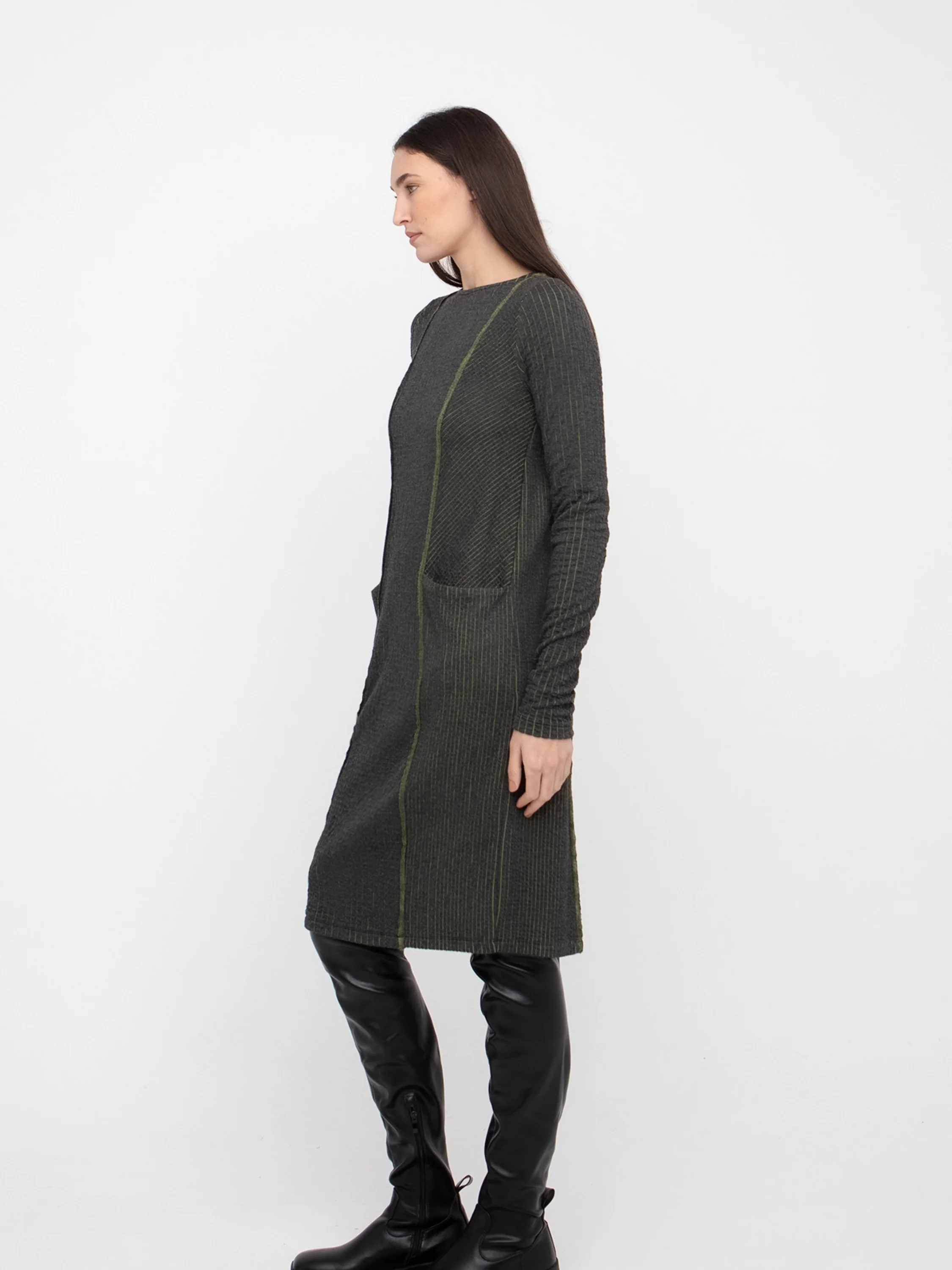Mira Seam Pocket Dress in Grey/Green