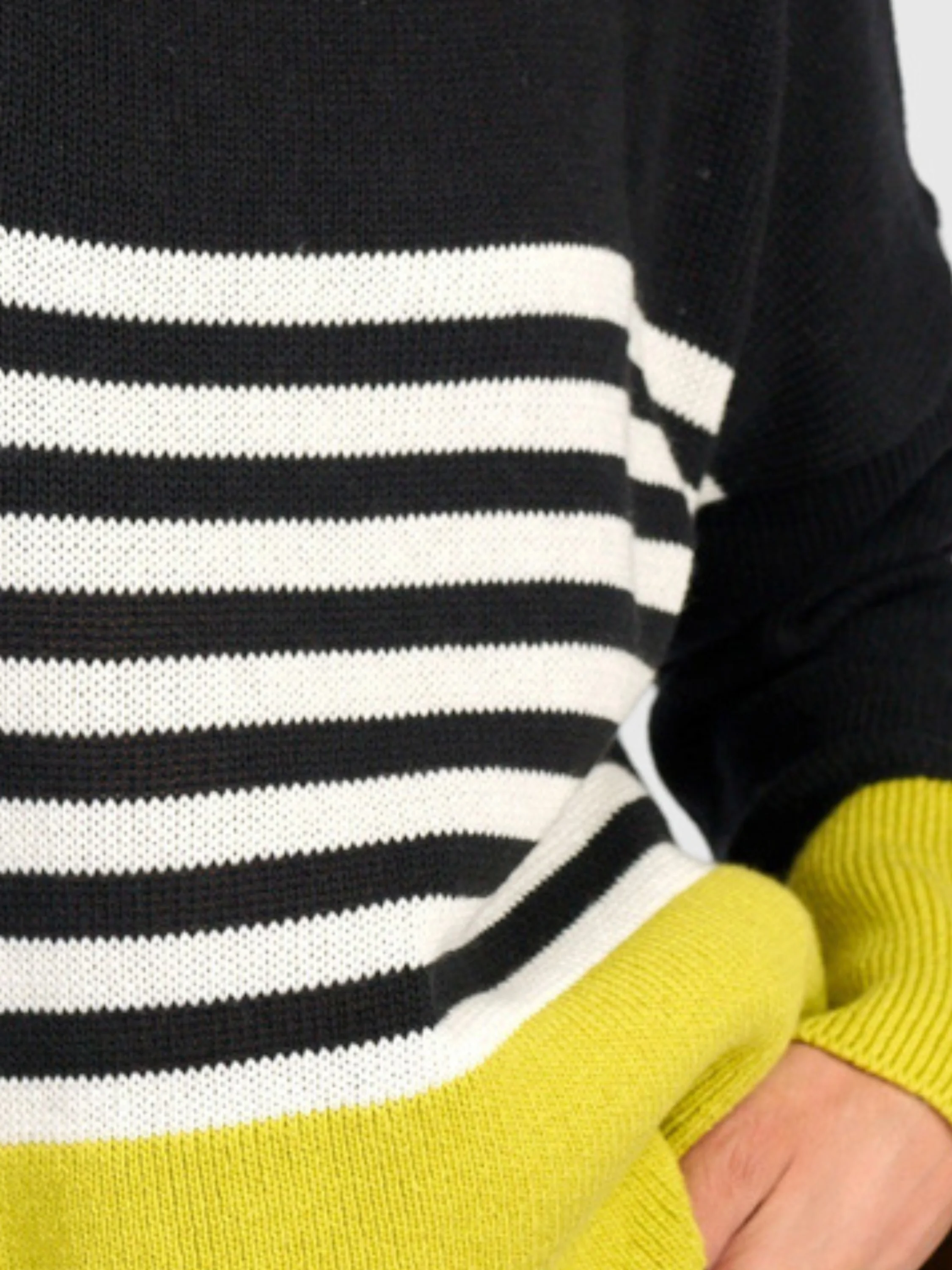 Mix Sweater in Mix