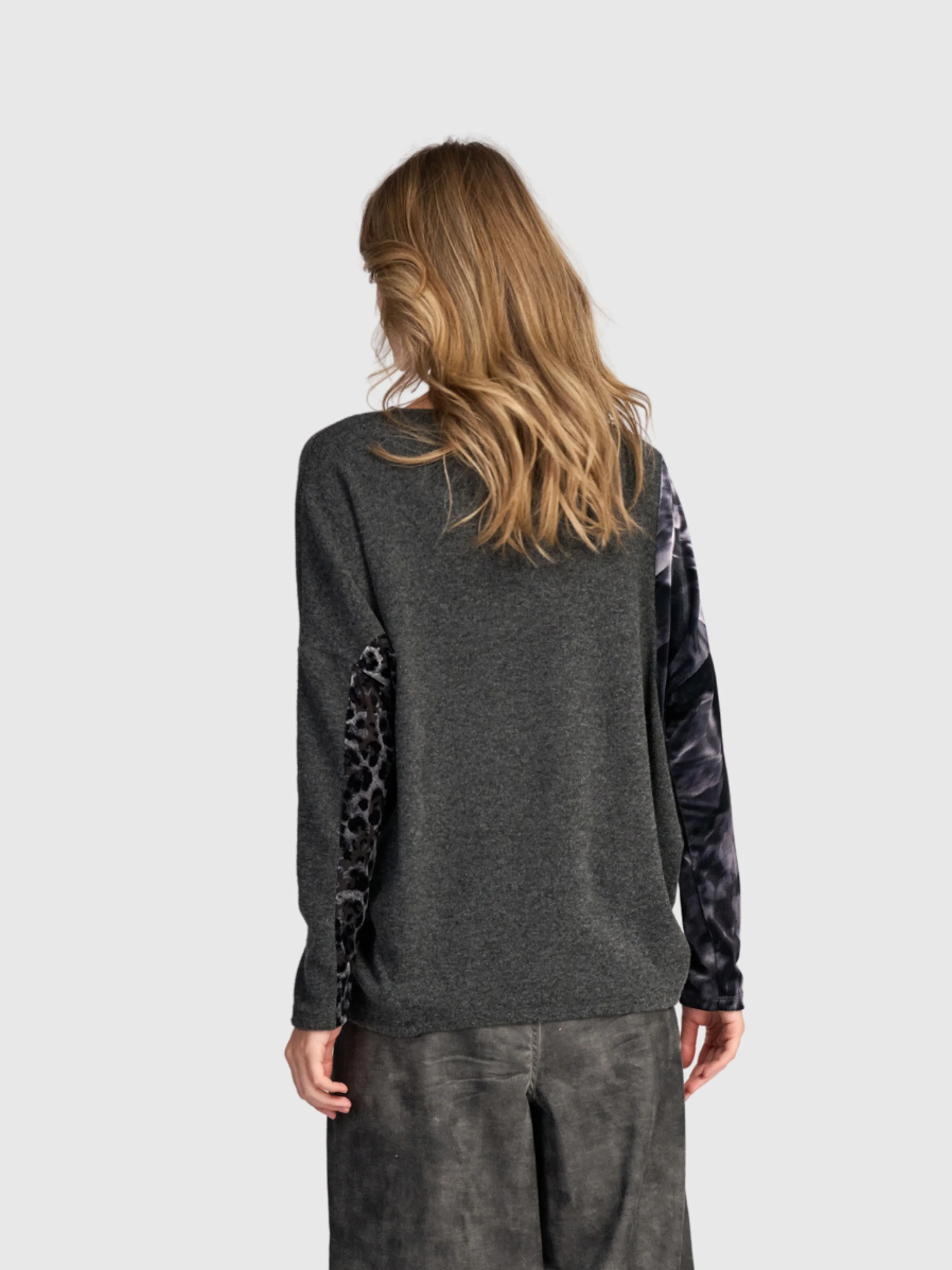 Mixed Luxe Pullover in Grey
