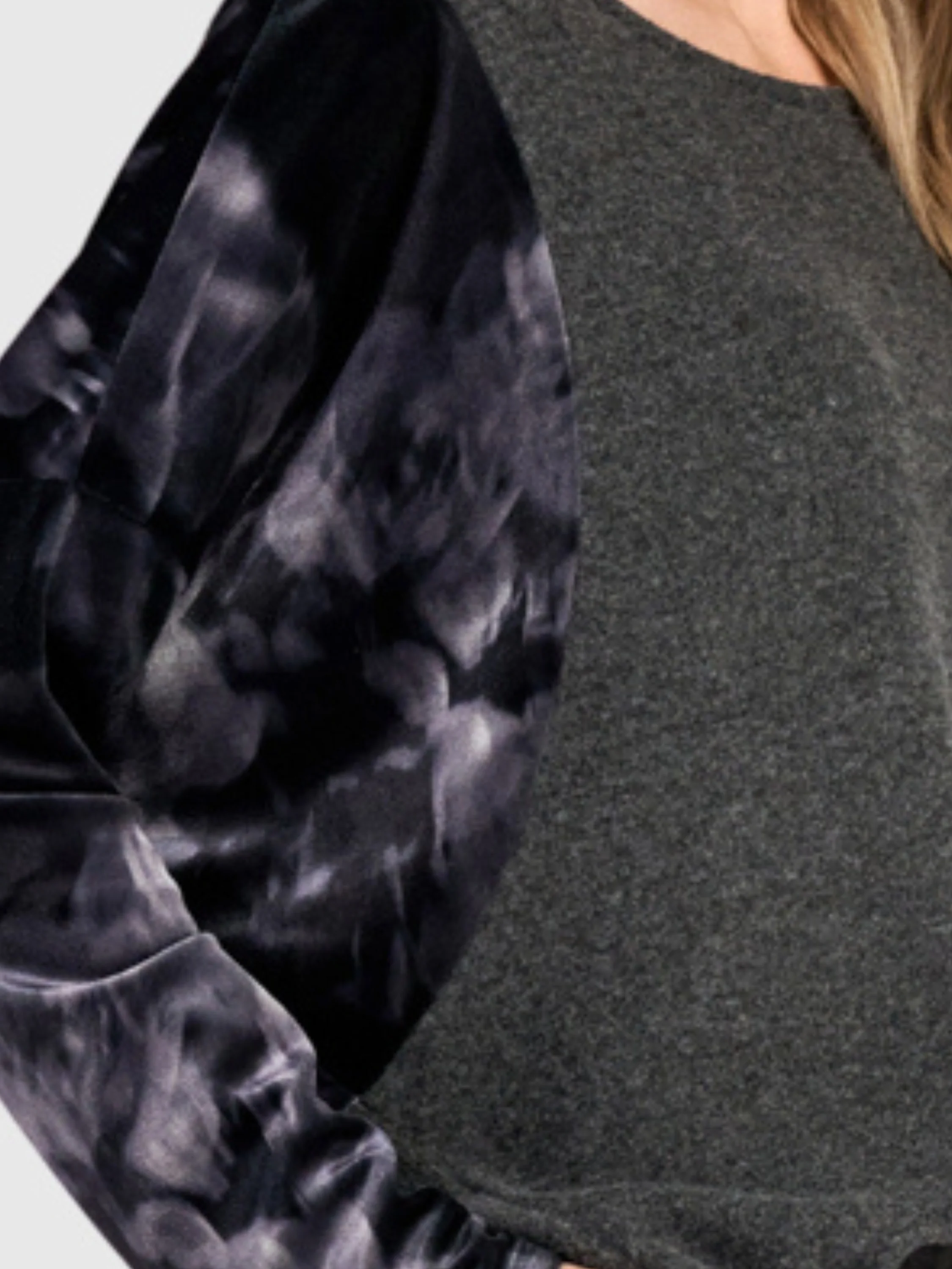 Mixed Luxe Pullover in Grey