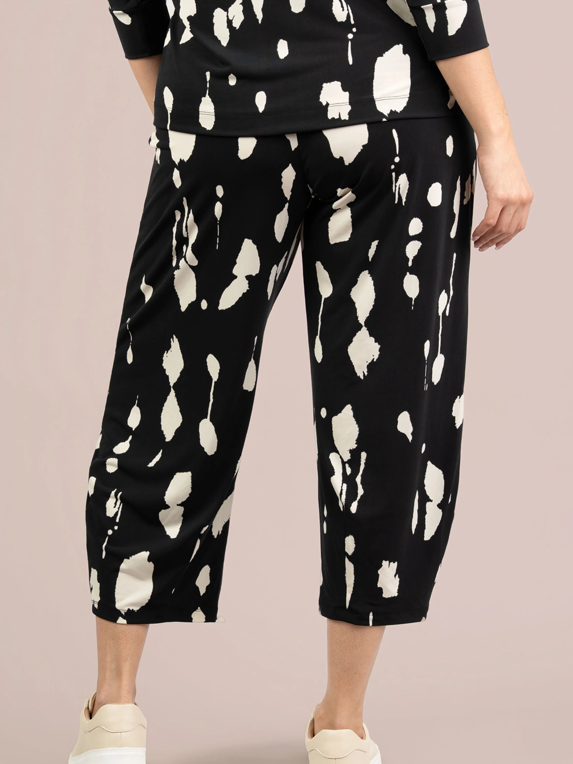 Narrow Lantern Pant Print in Cashew Splatter