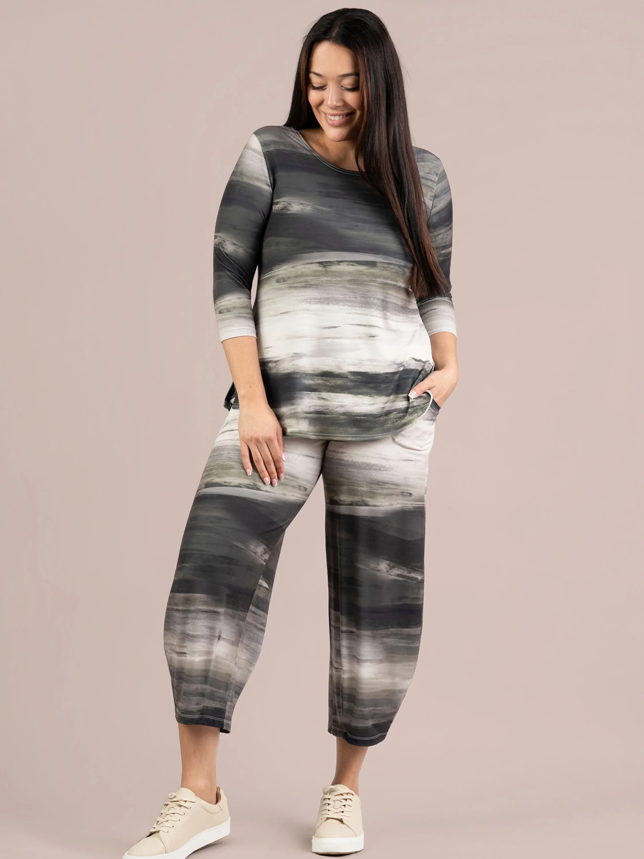 Narrow Lantern Pant Print in Green Brushstrokes