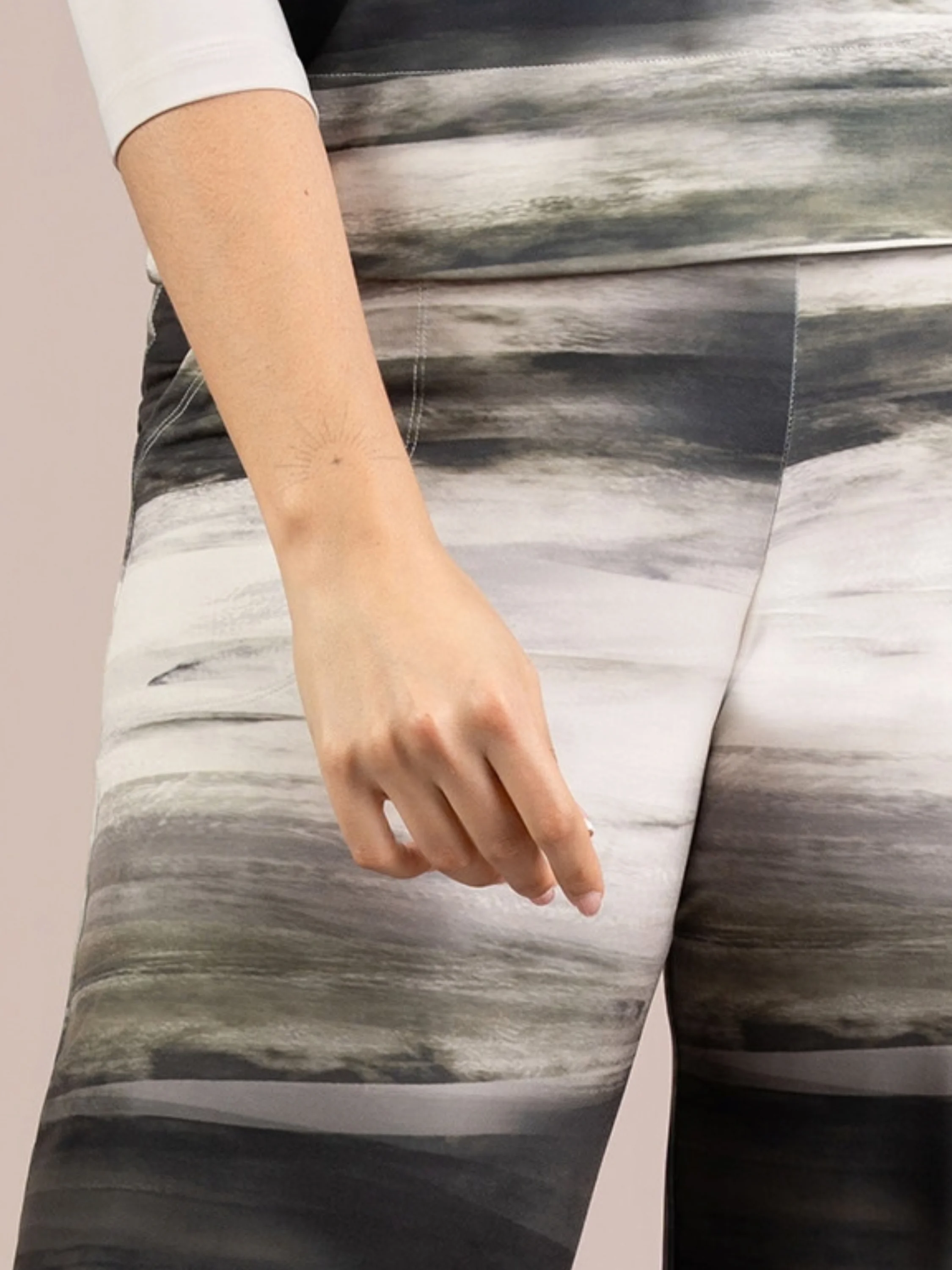 Narrow Lantern Pant Print in Green Brushstrokes