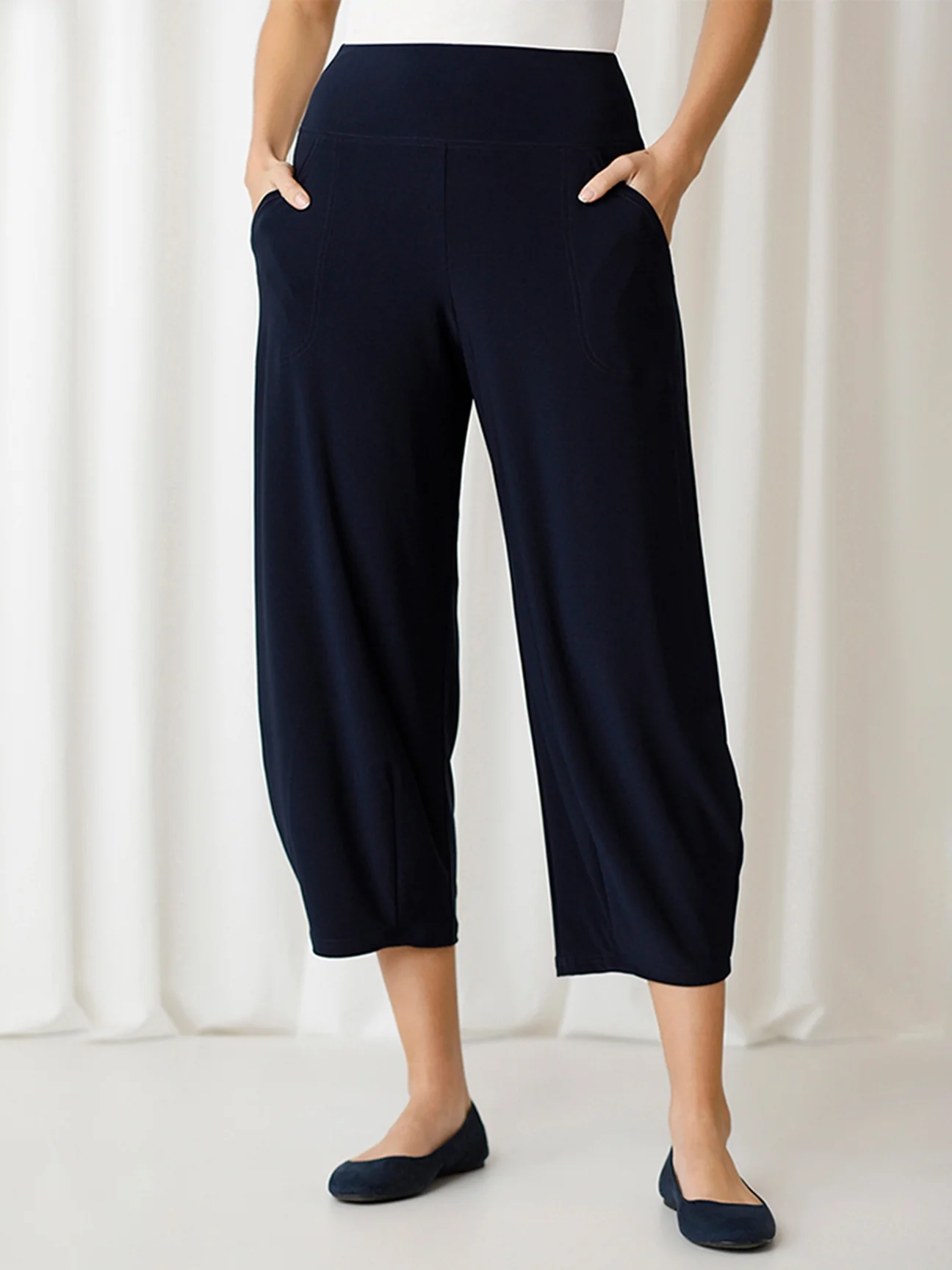 Narrow Lantern Pant in Navy