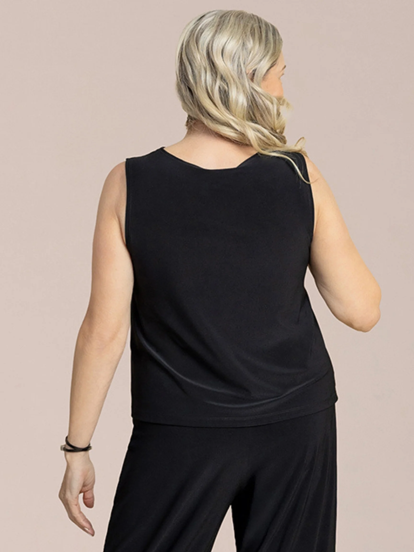 Nu Flared Shell in Black