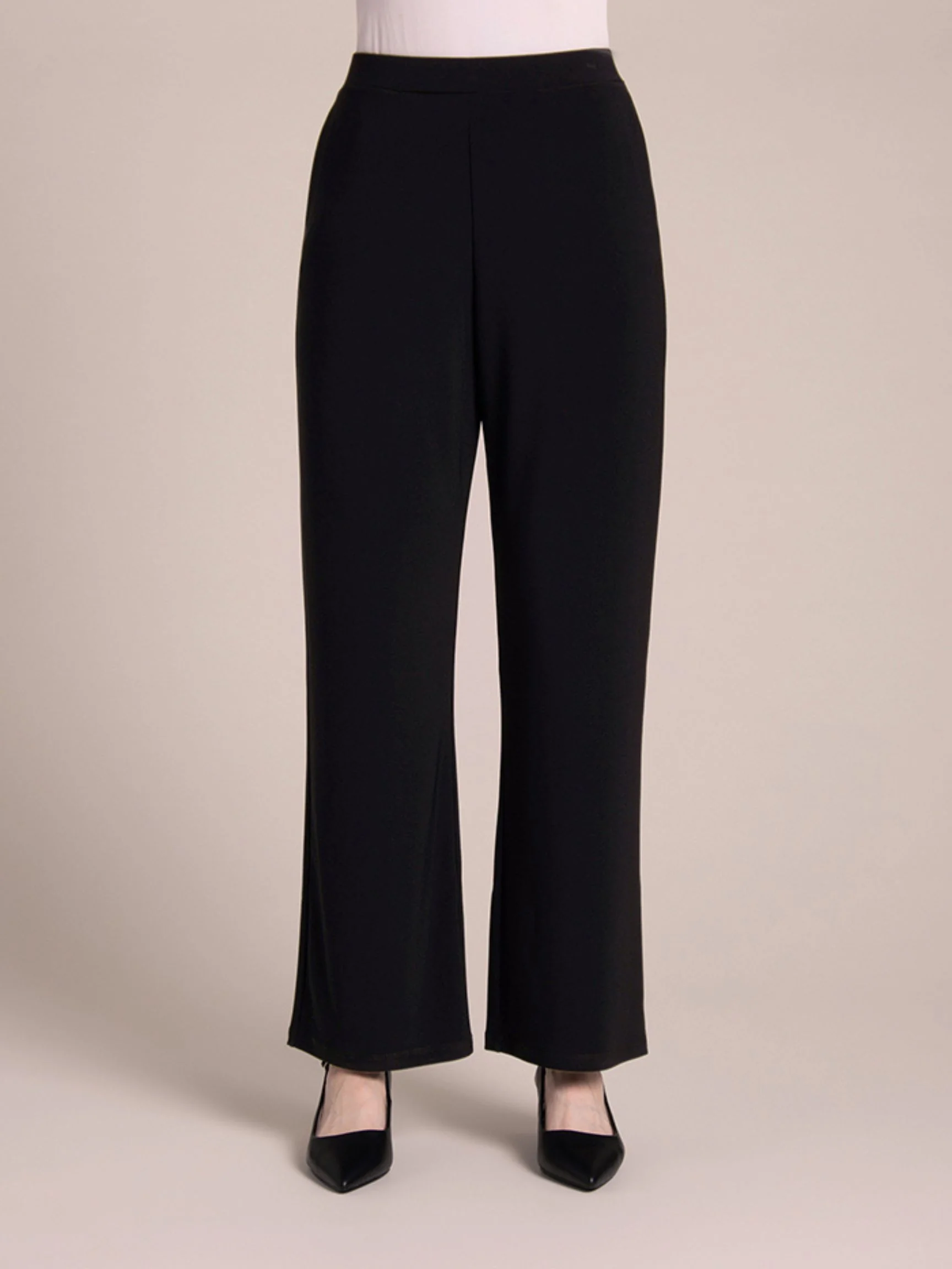 Nu Straight Leg Pant in Black