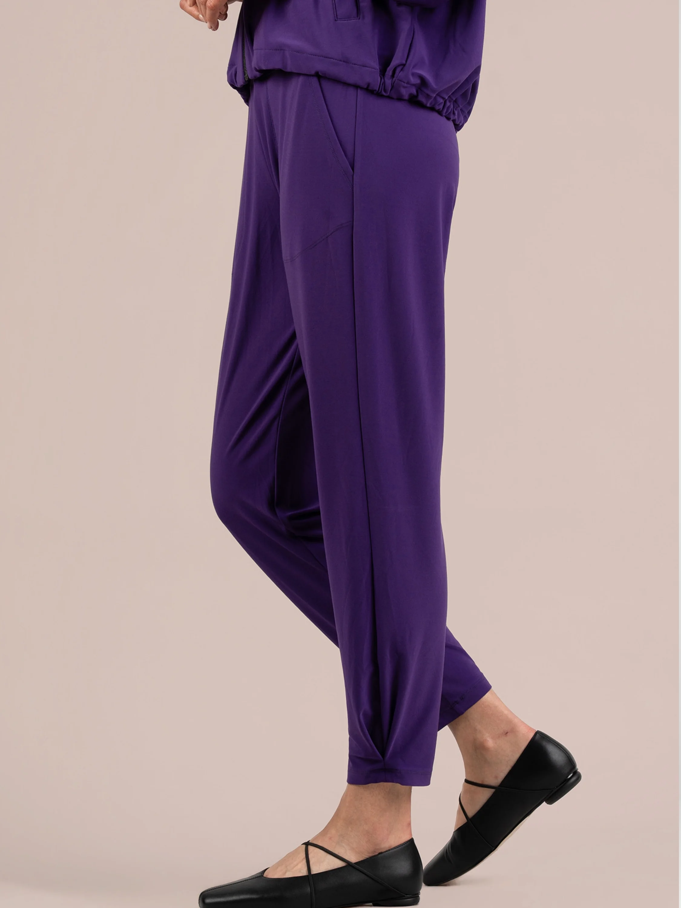 On The Go Pant in Elderberry
